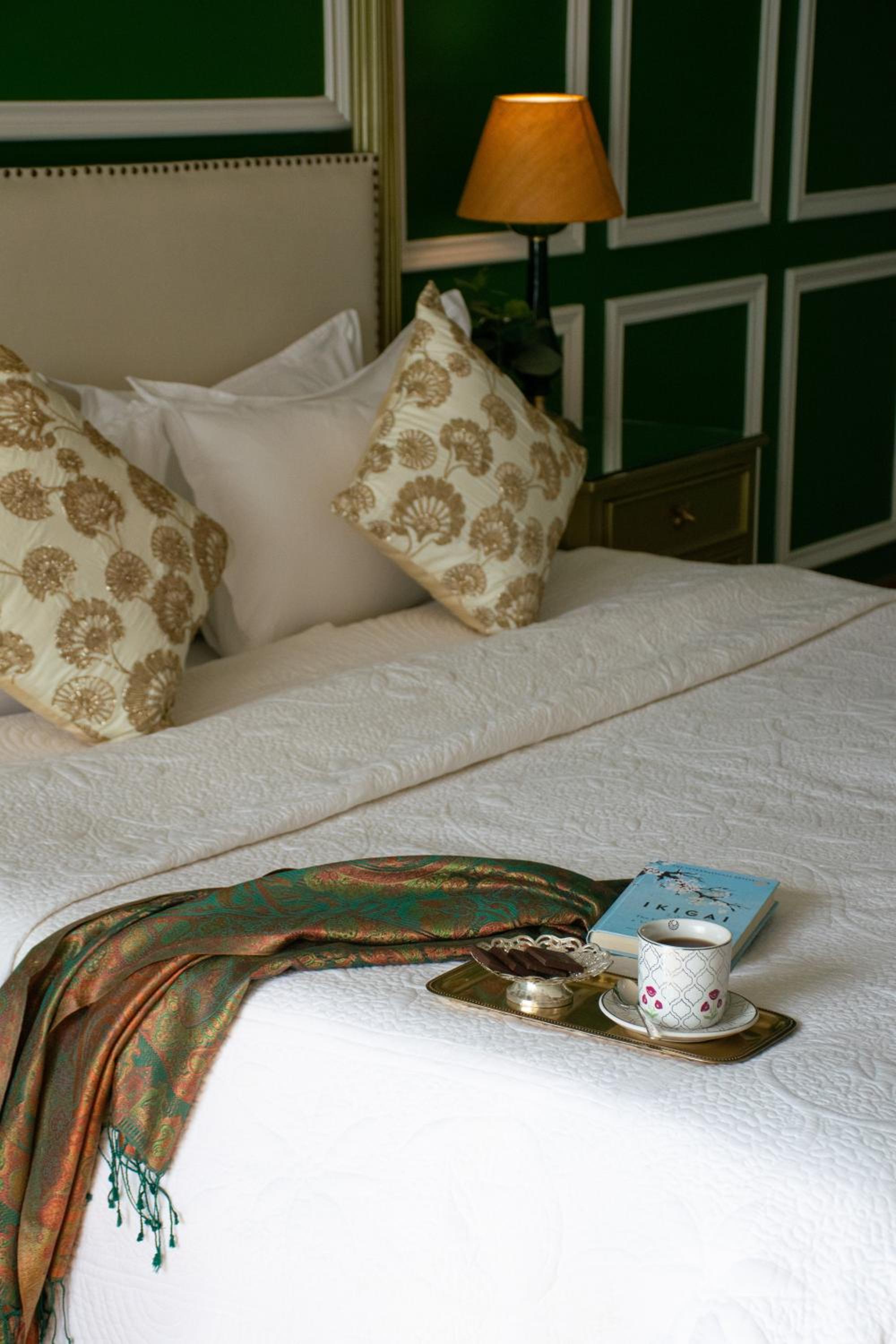 Executive Suite - Photo 51