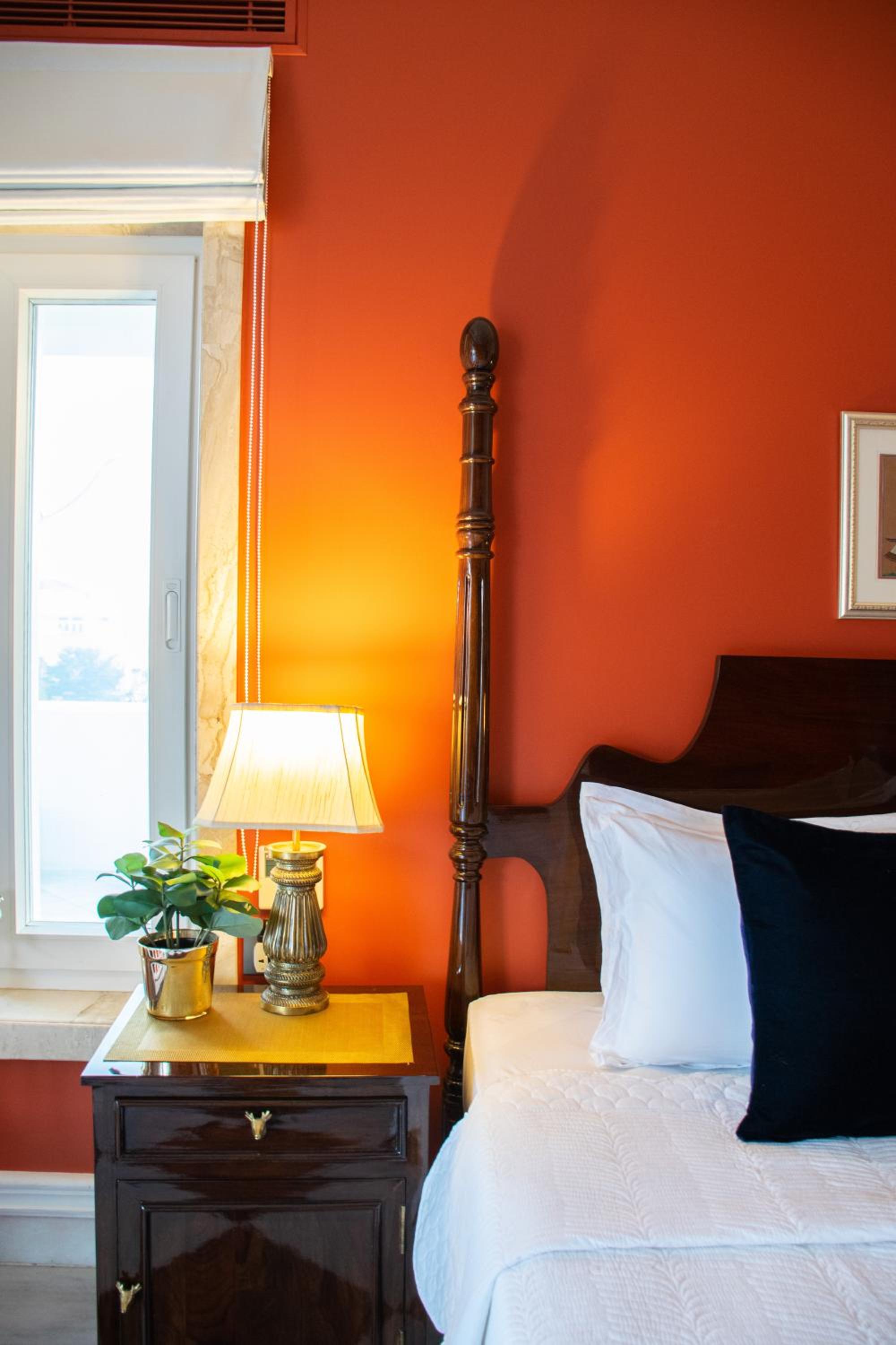 Executive Suite - Photo 54