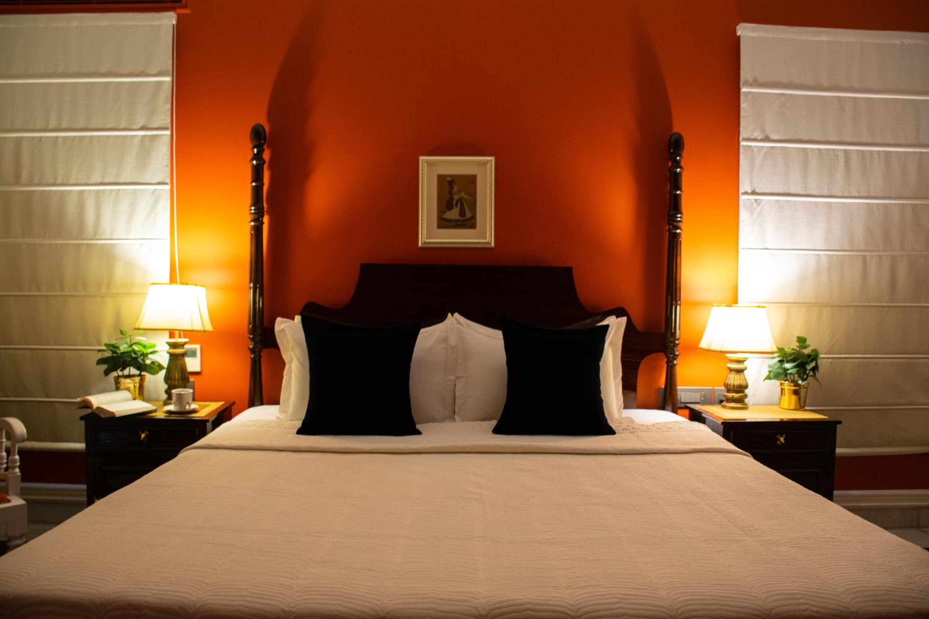 Executive Suite - Photo 26