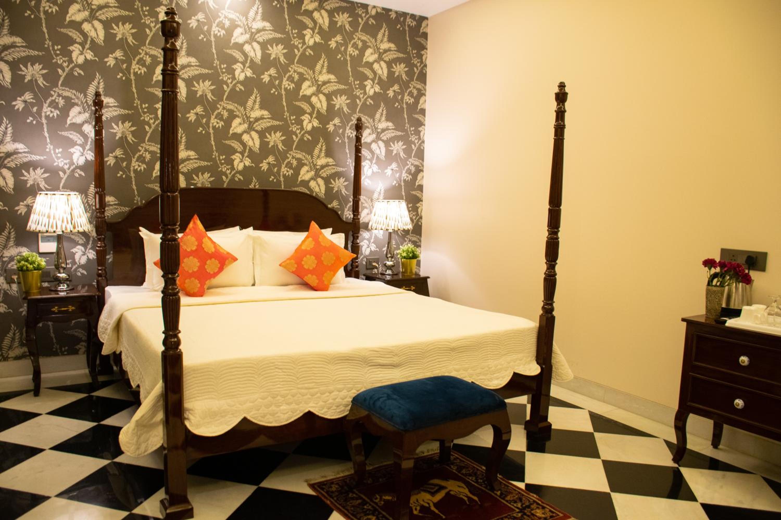 Deluxe Suite - Photo 1