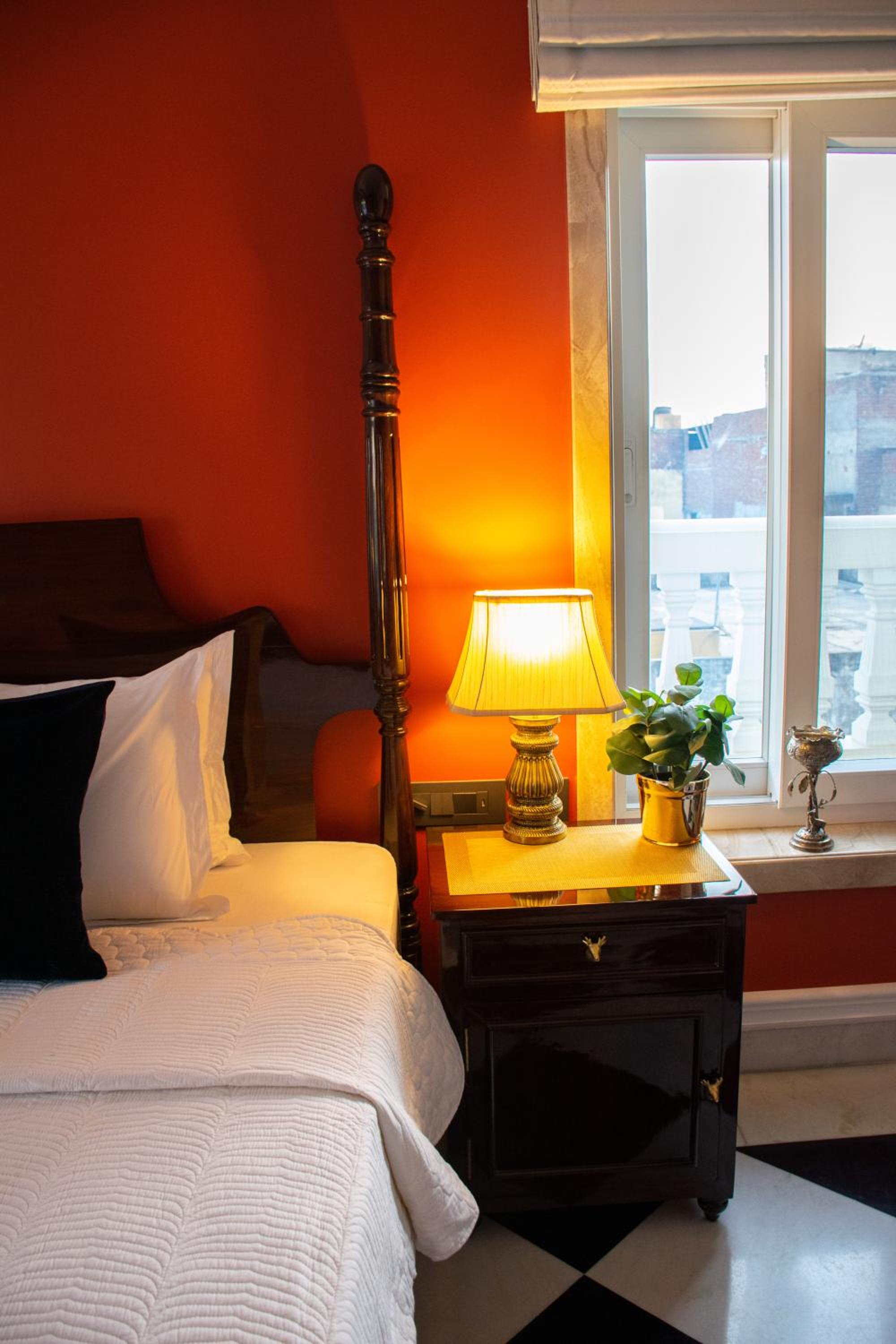 Executive Suite - Photo 19