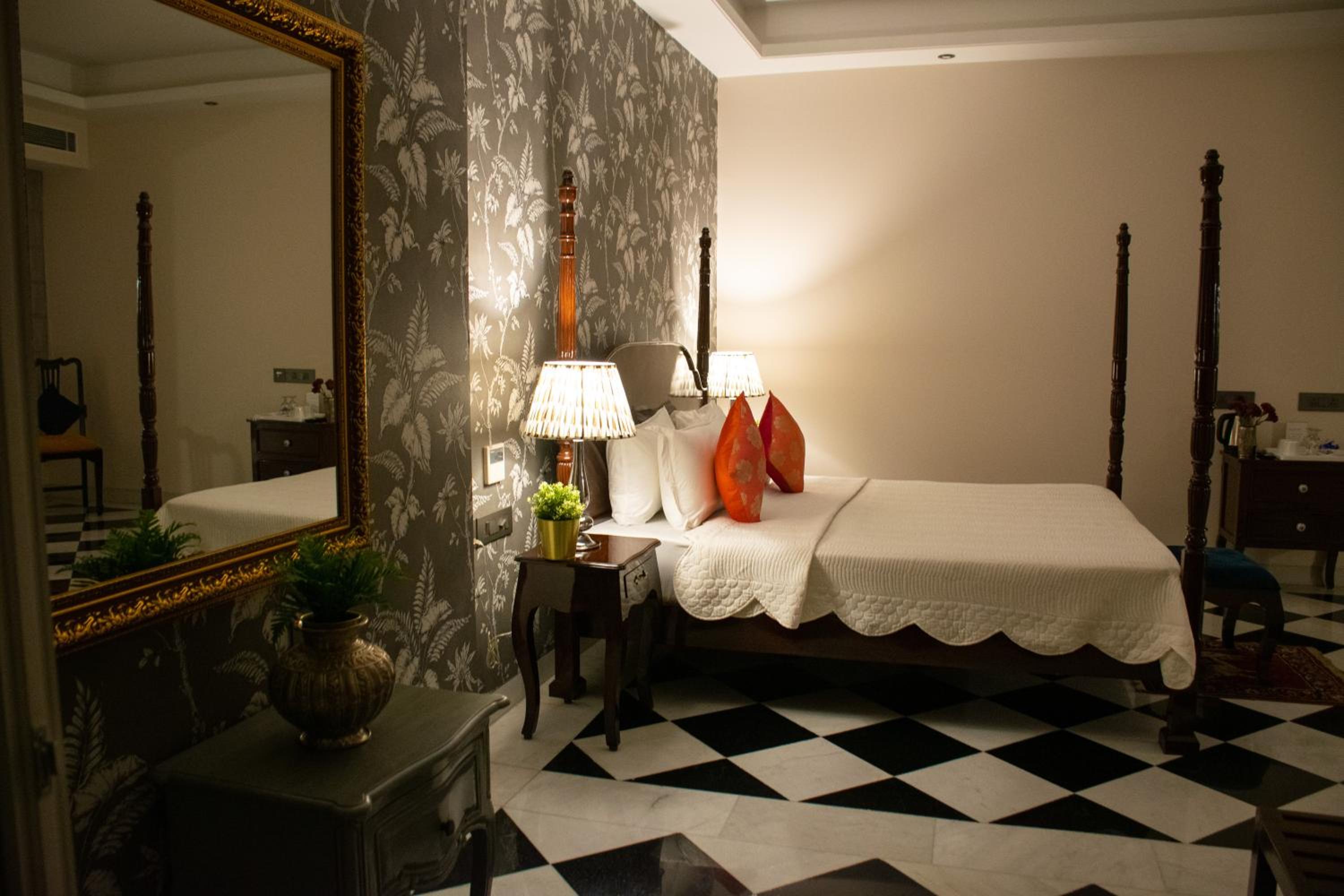 Deluxe Suite - Photo 23