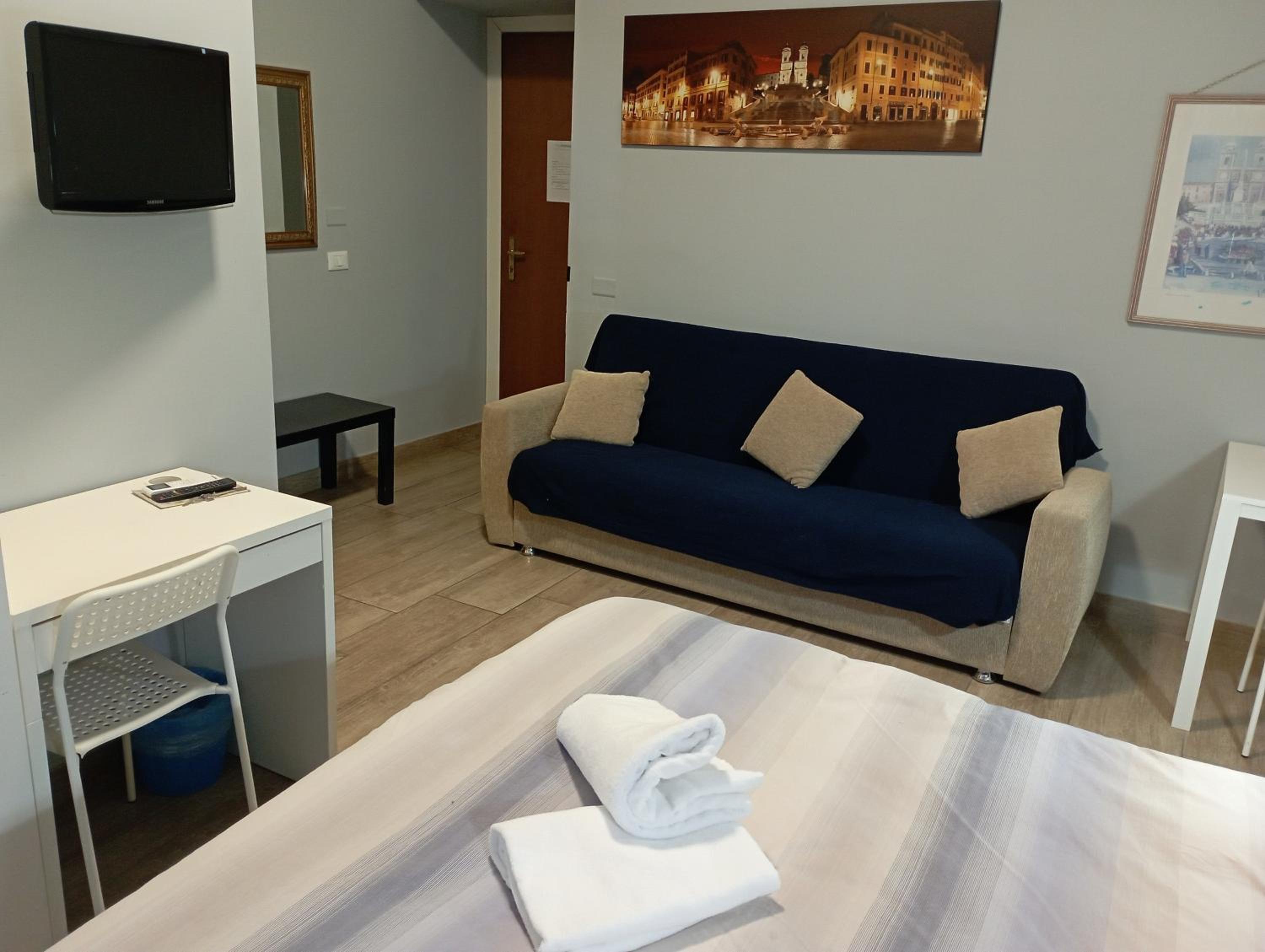 Deluxe King Room photo 1