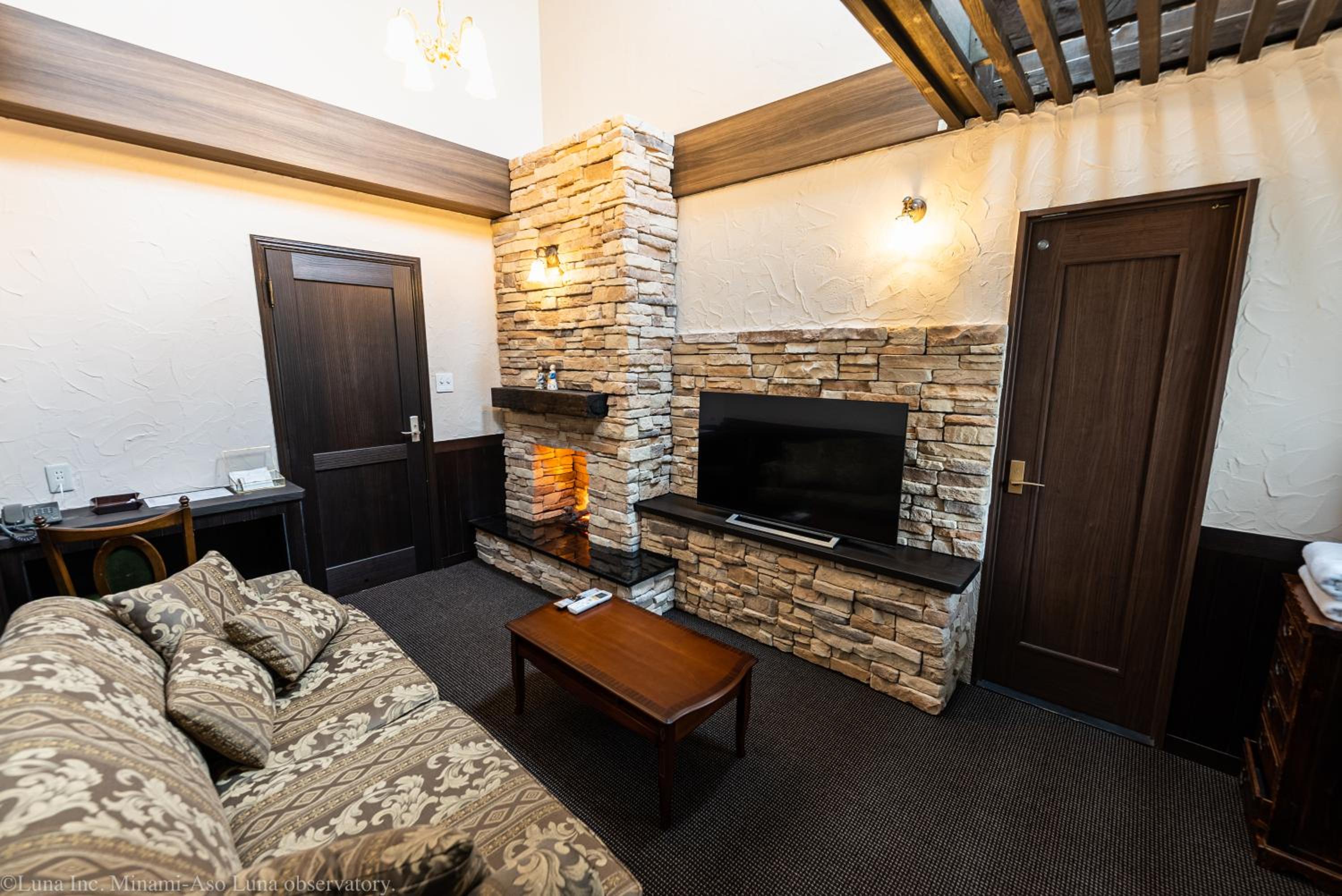 Twin Room - Main Building photo 2
