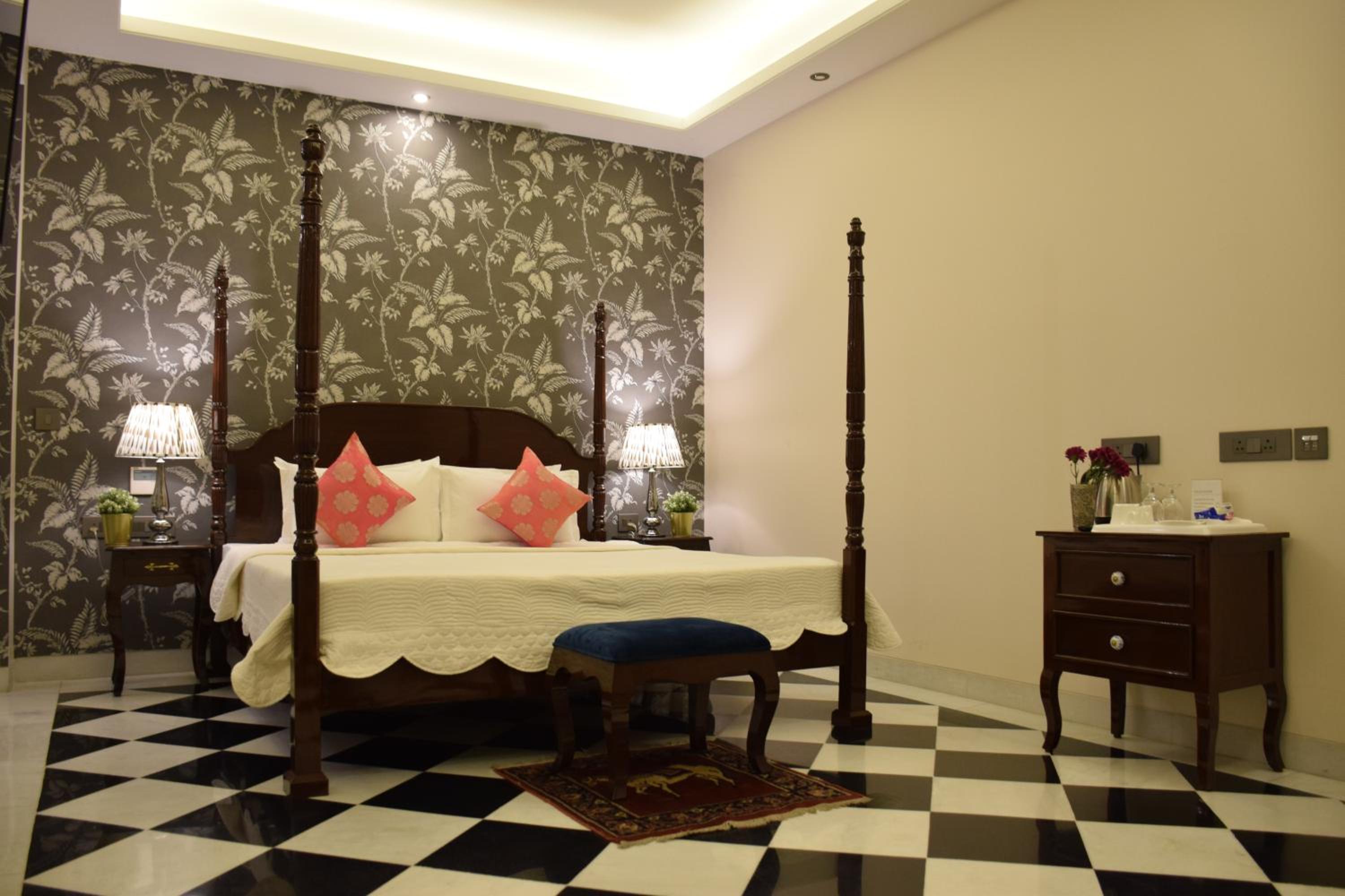 Deluxe Suite - Photo 19