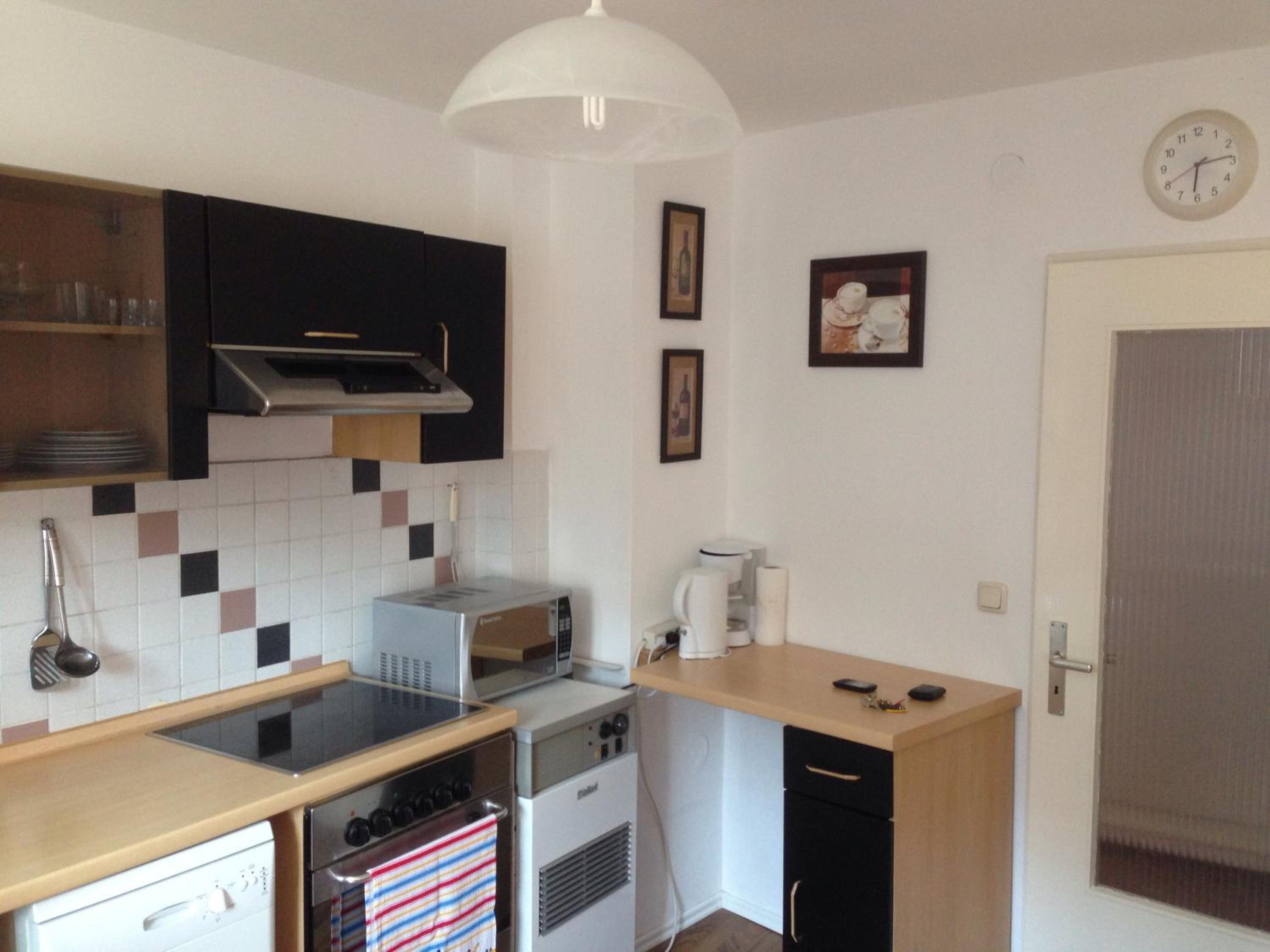 Apartment with Balcony - Photo 12
