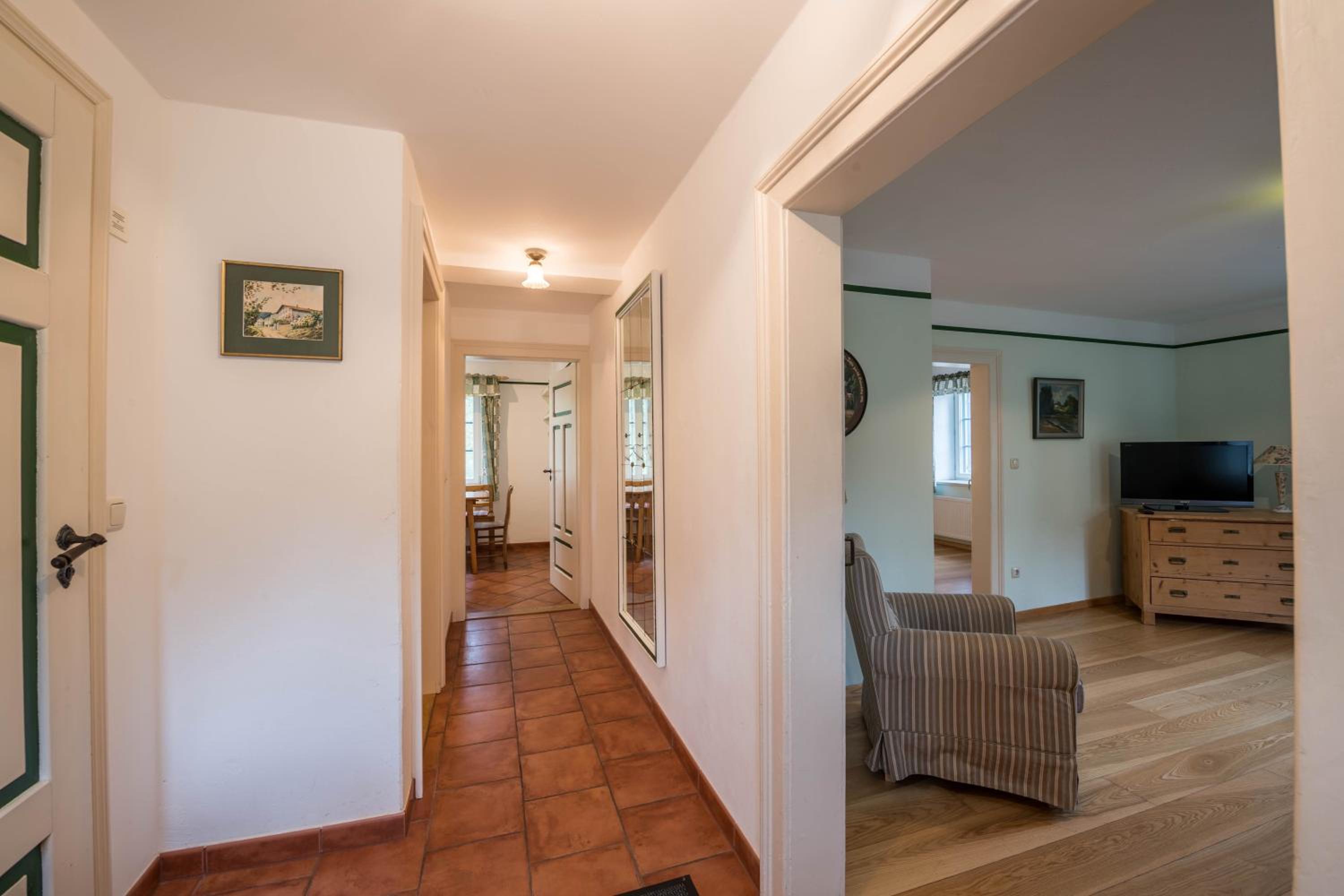 Superior One-Bedroom Apartment photo 2
