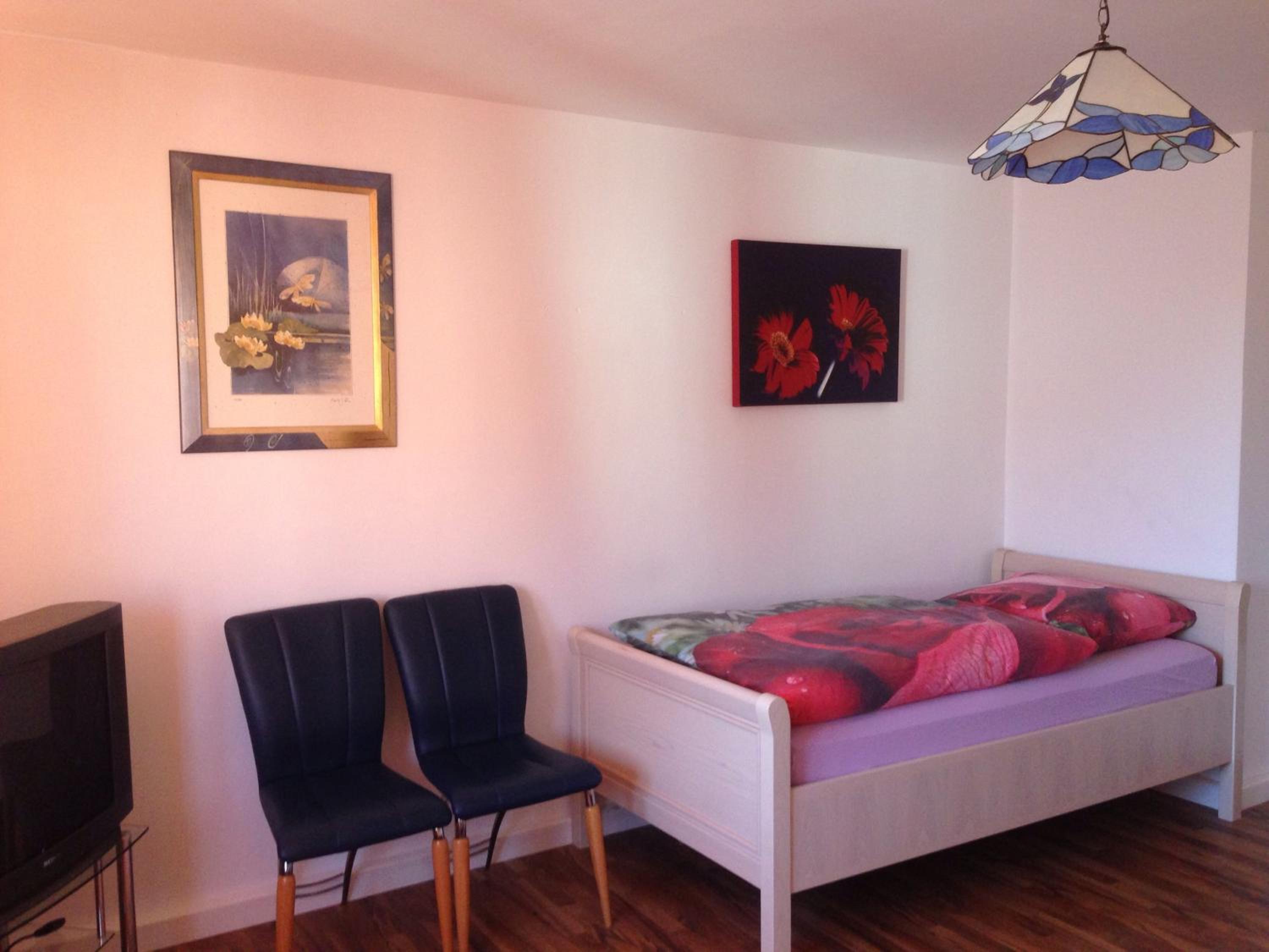 Apartment with Balcony - Photo 14
