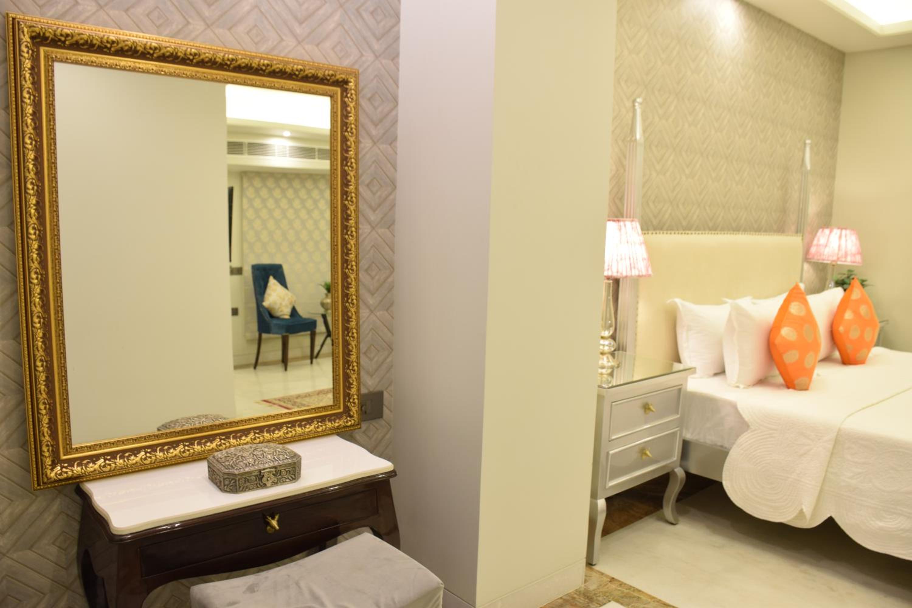Deluxe Suite - Photo 11