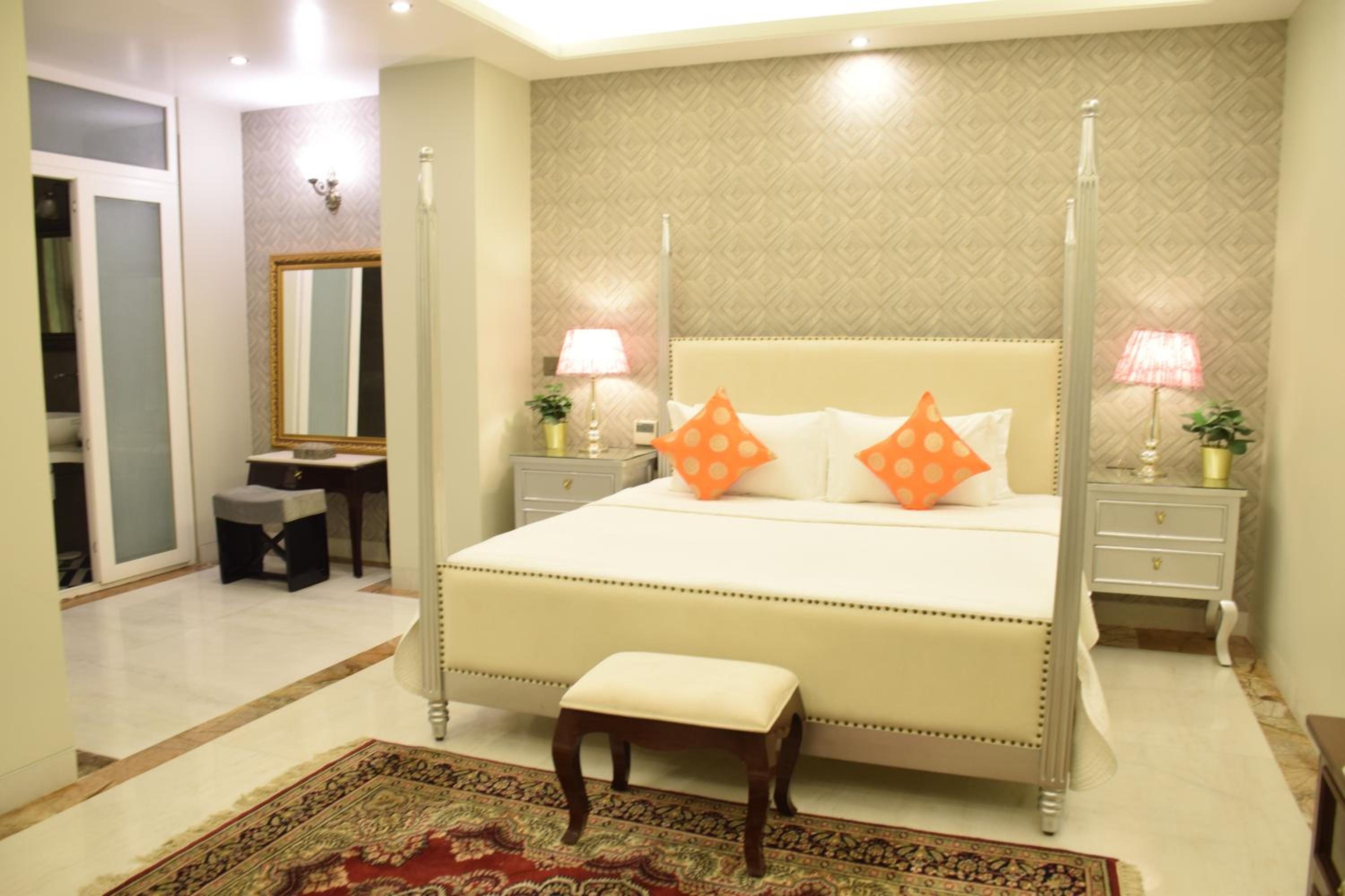 Deluxe Suite - Photo 10