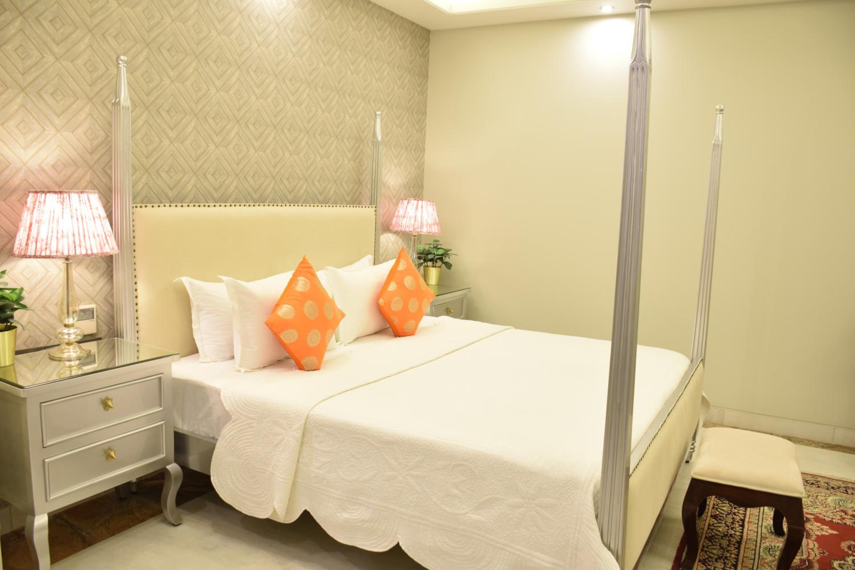 Deluxe Suite - Photo 9