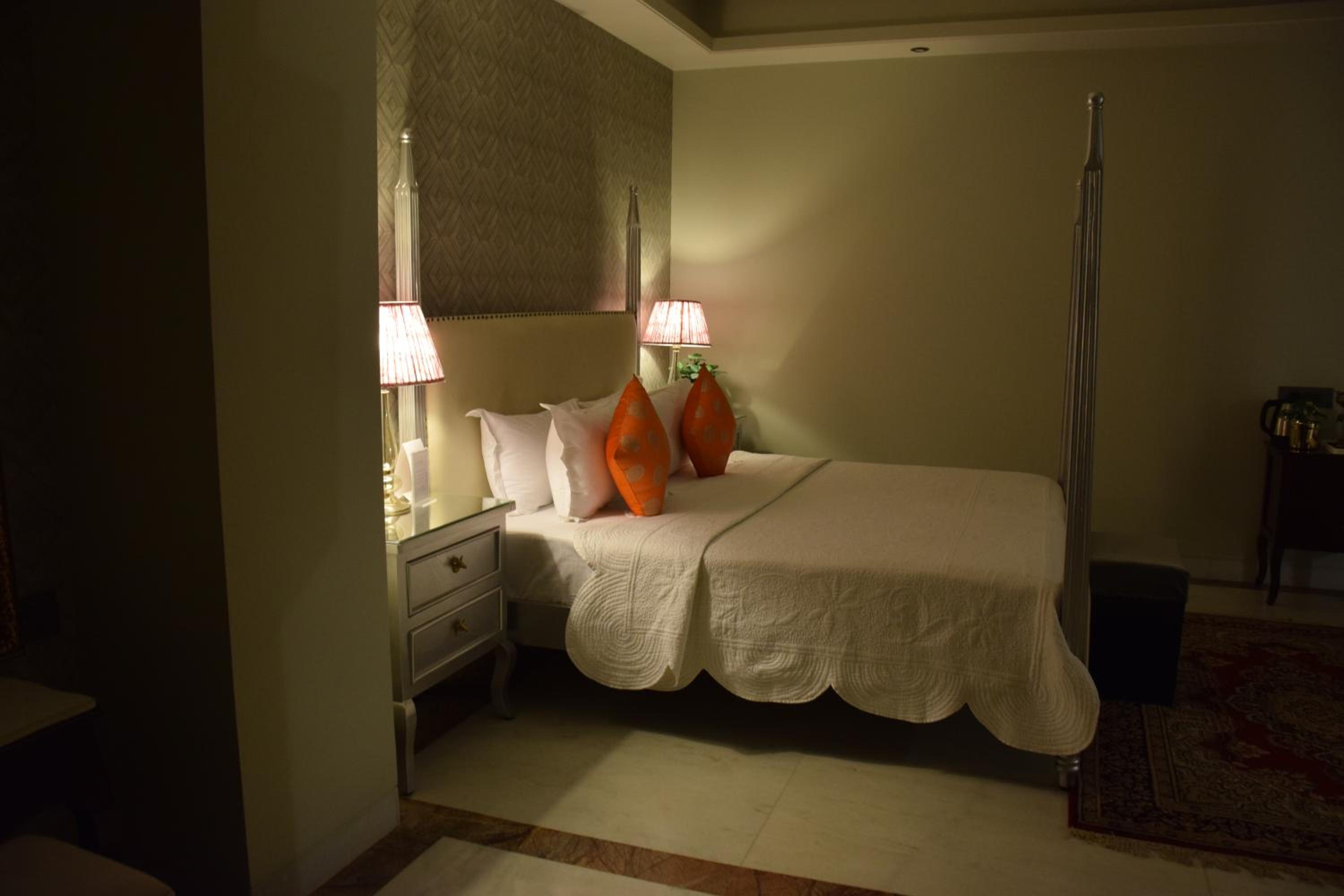 Deluxe Suite - Photo 8