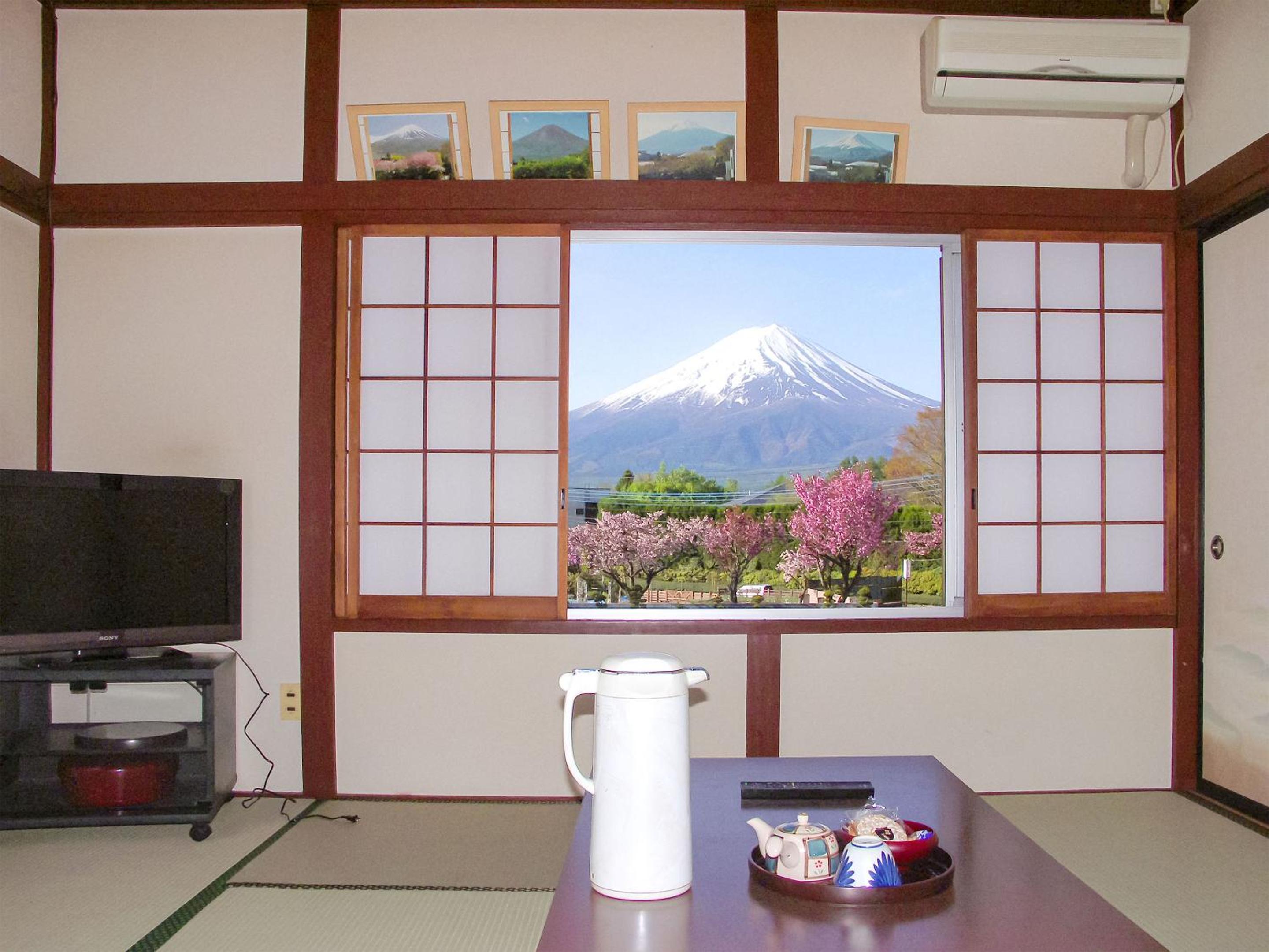 Japanese-Style Room