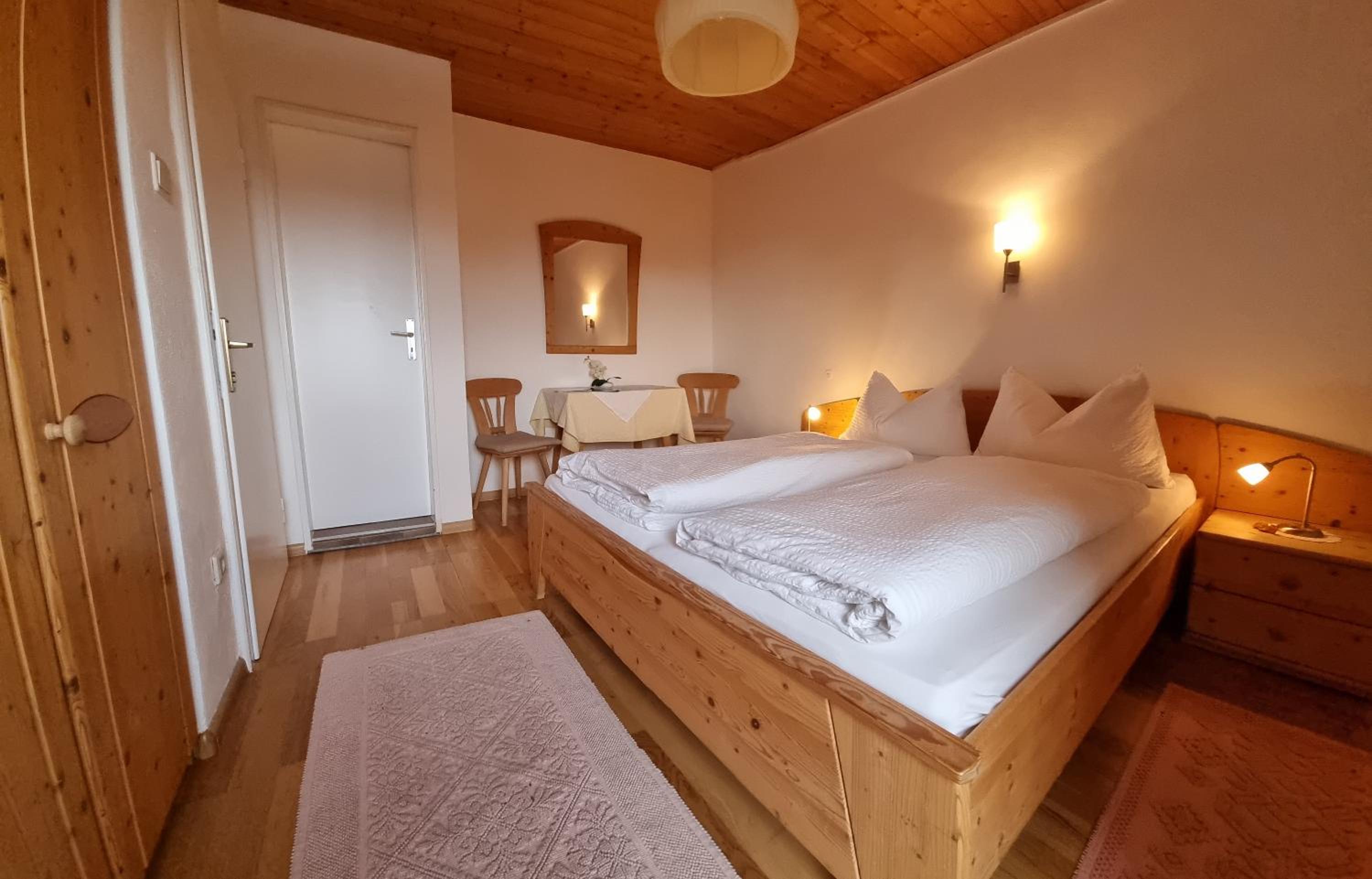 Standard Double Room - Photo 2