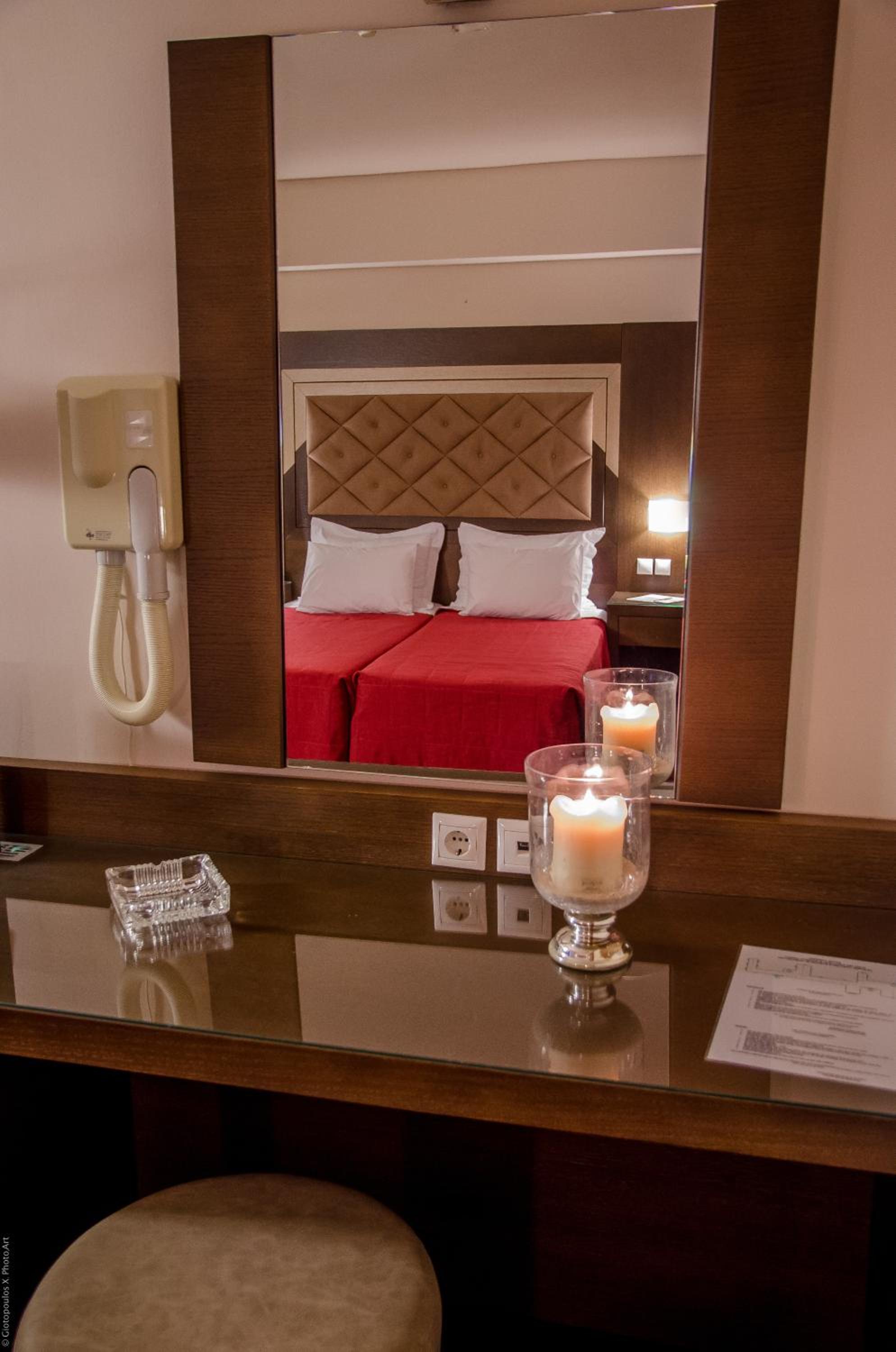 Double or Twin Room - Photo 6
