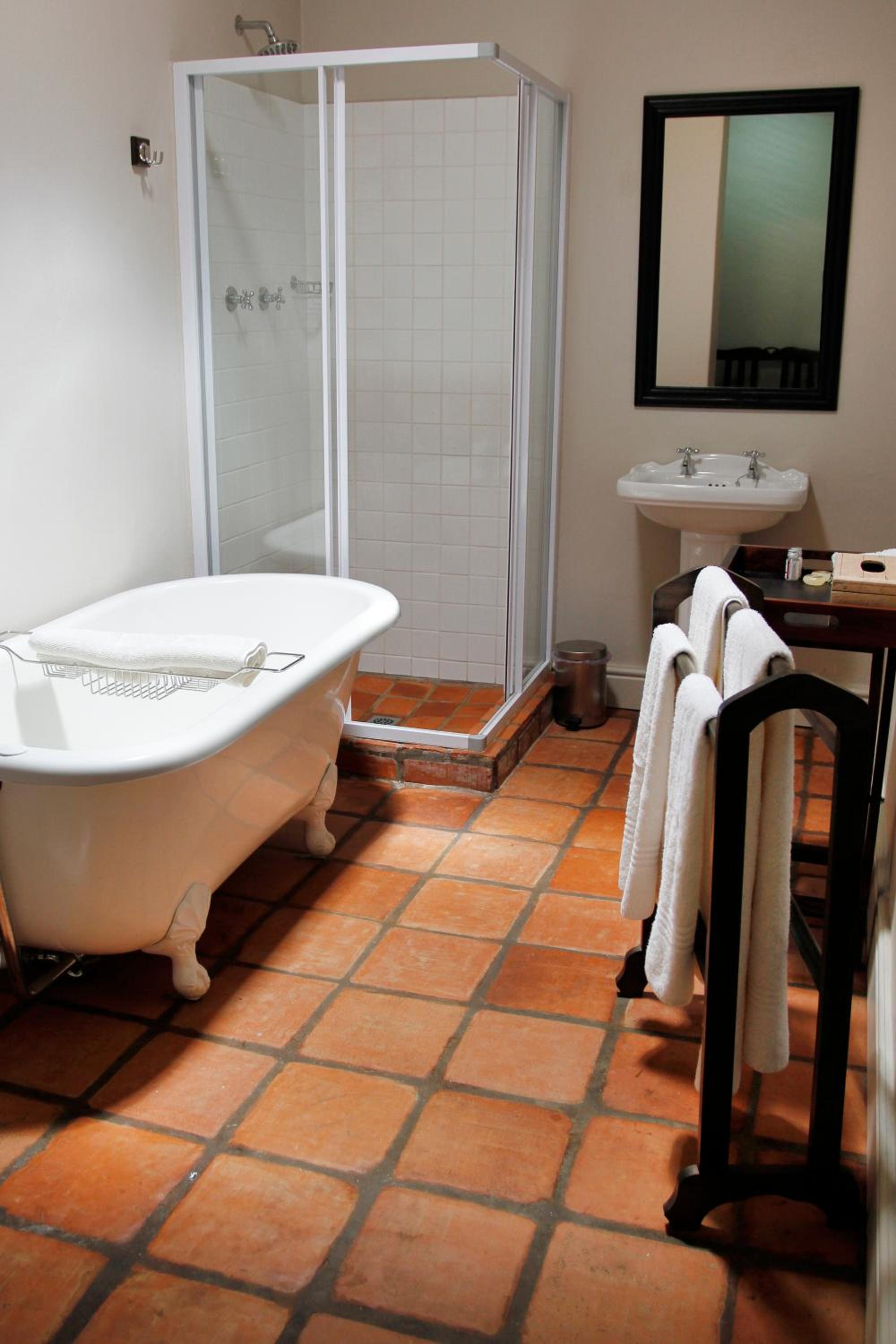 Standard Double or Twin Room - Photo 2