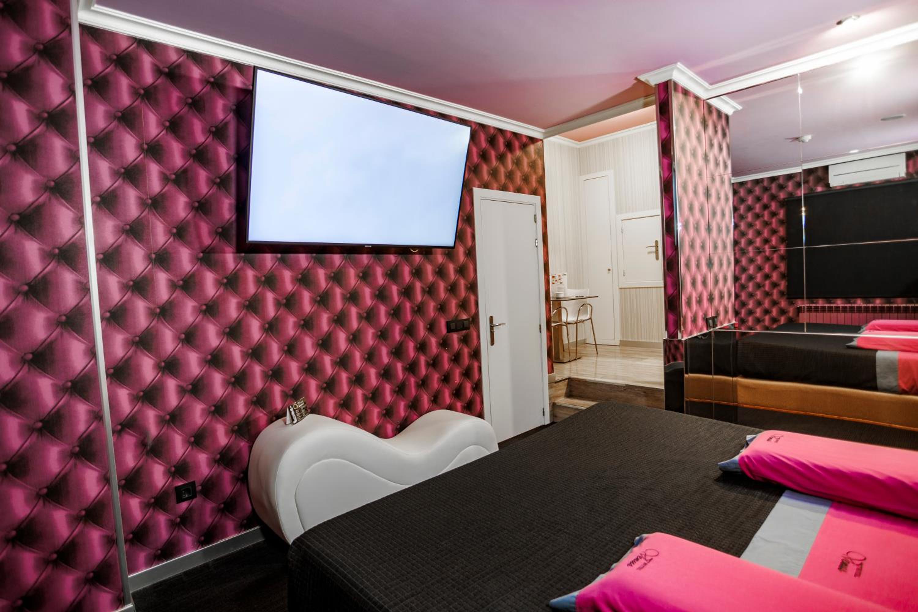 Double Room - Photo 20