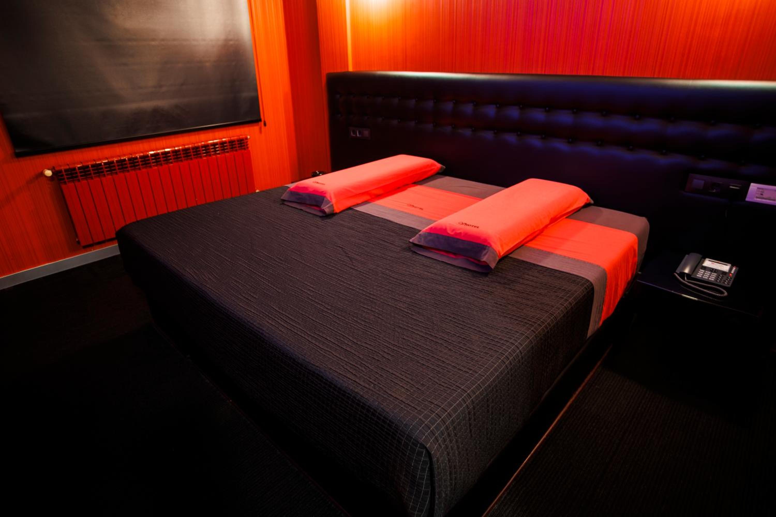 Double Room - Photo 11