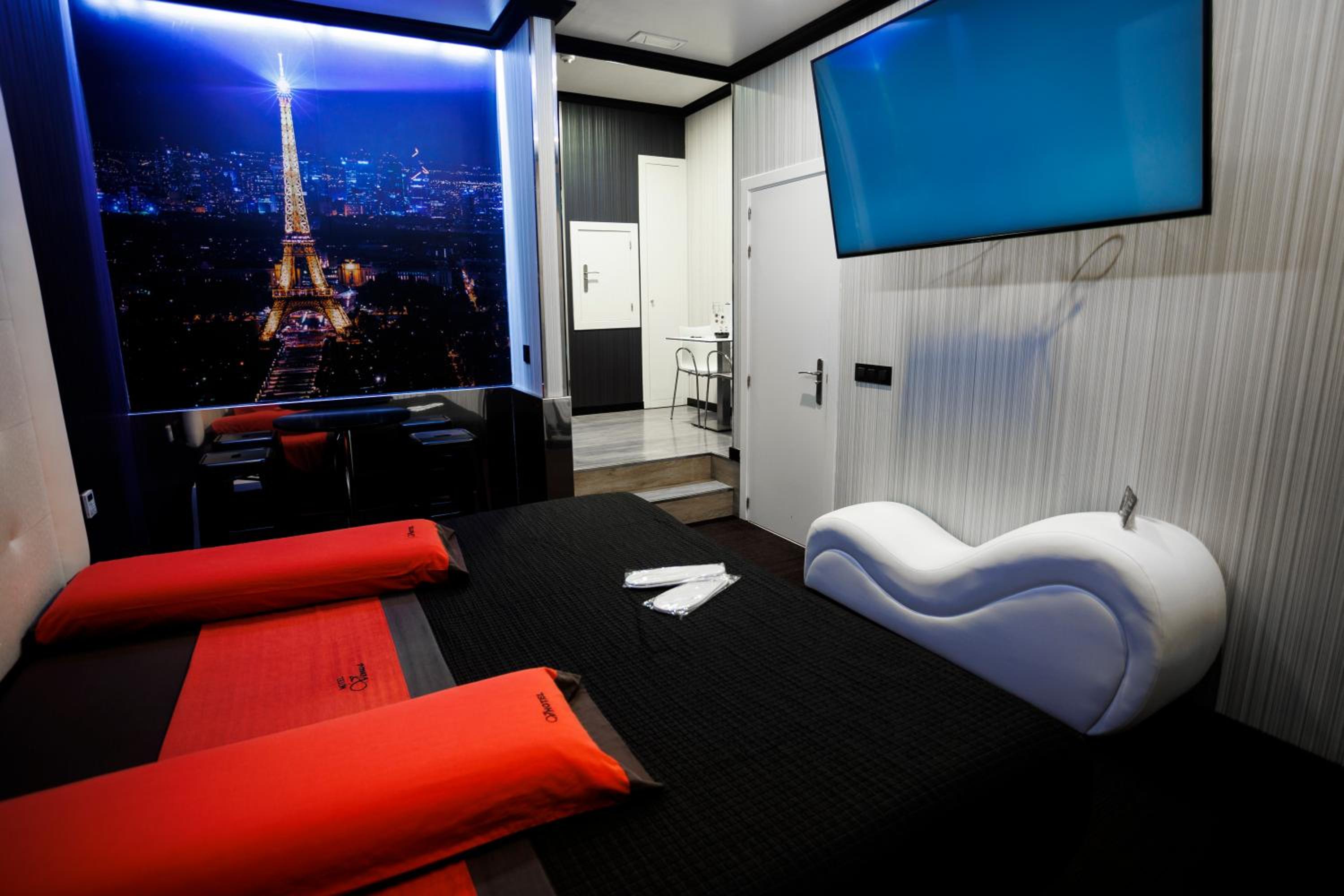 Double Room - Photo 5