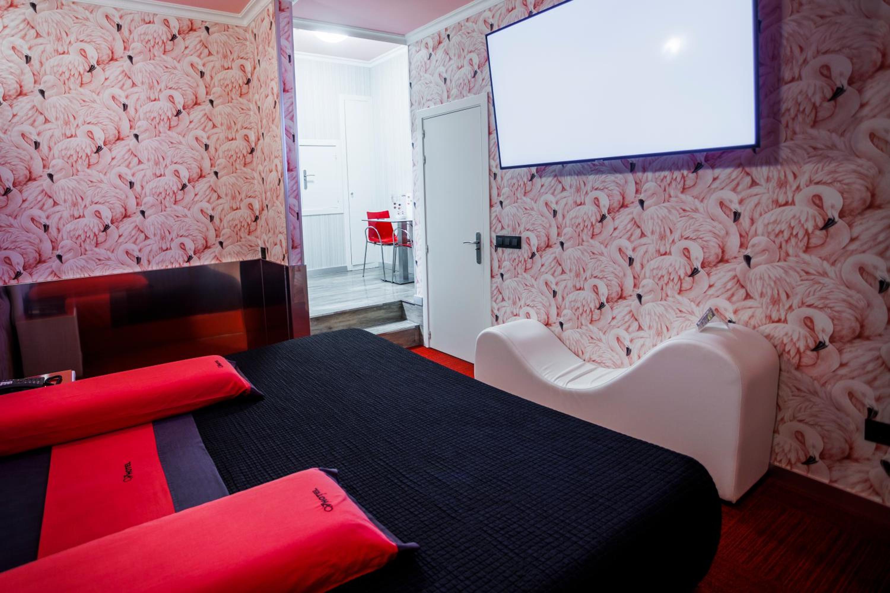 Double Room - Photo 6