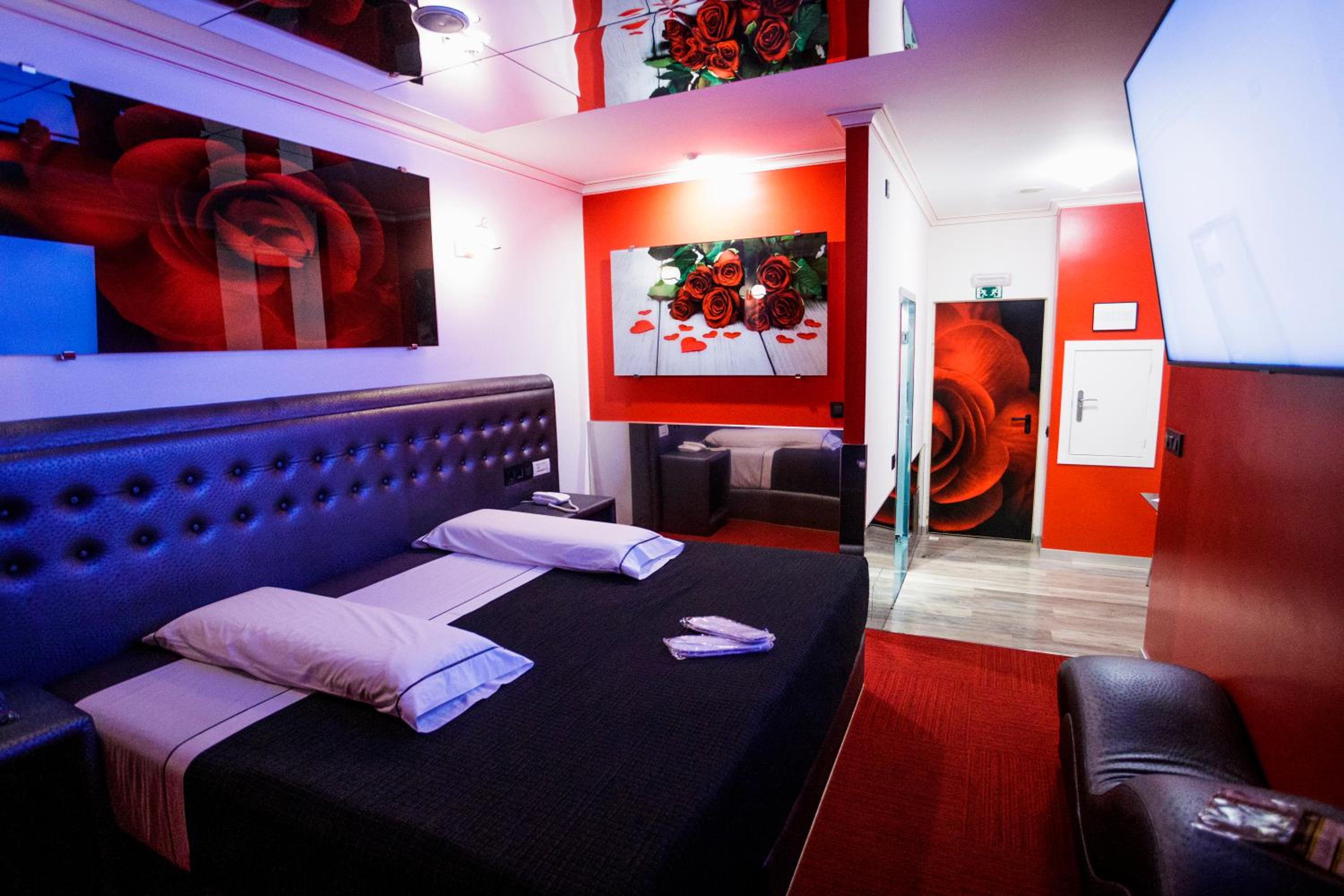 Double Room - Photo 8