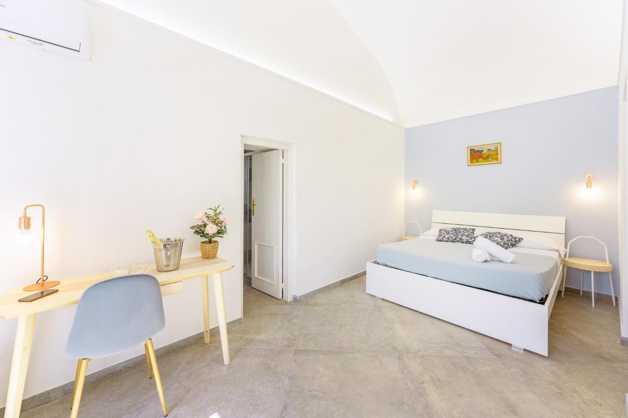 Double Room with Patio photo 2