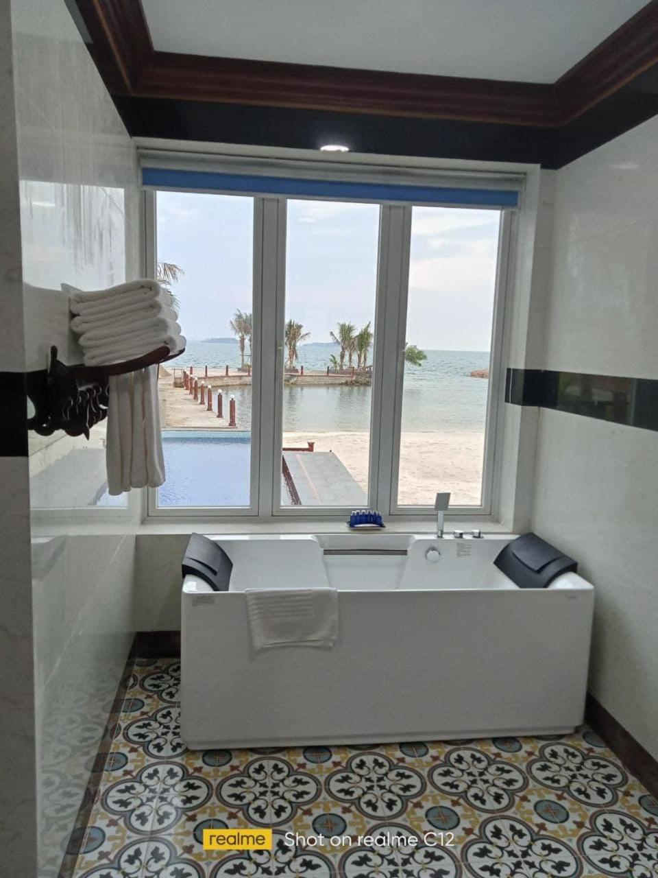 Two-Bedroom Villa - Photo 2