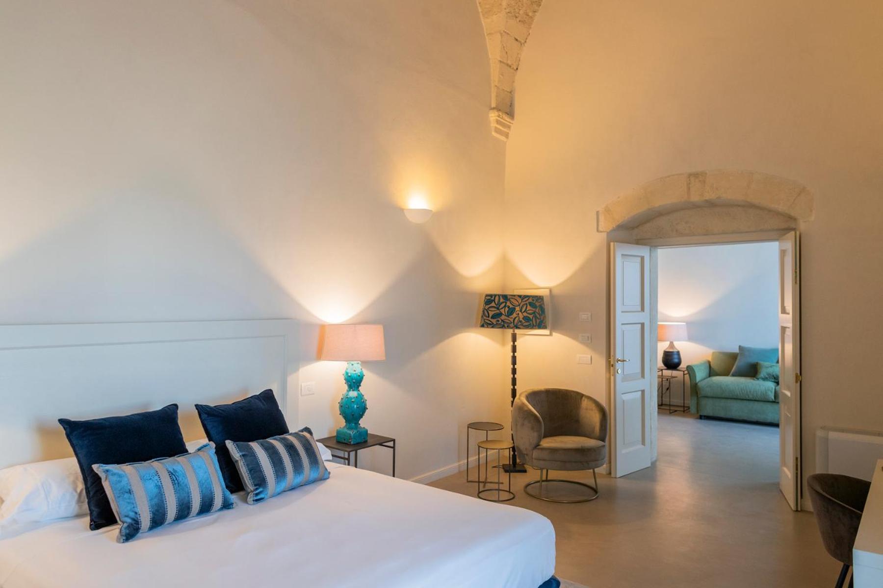 Suite with Terrace - Photo 4