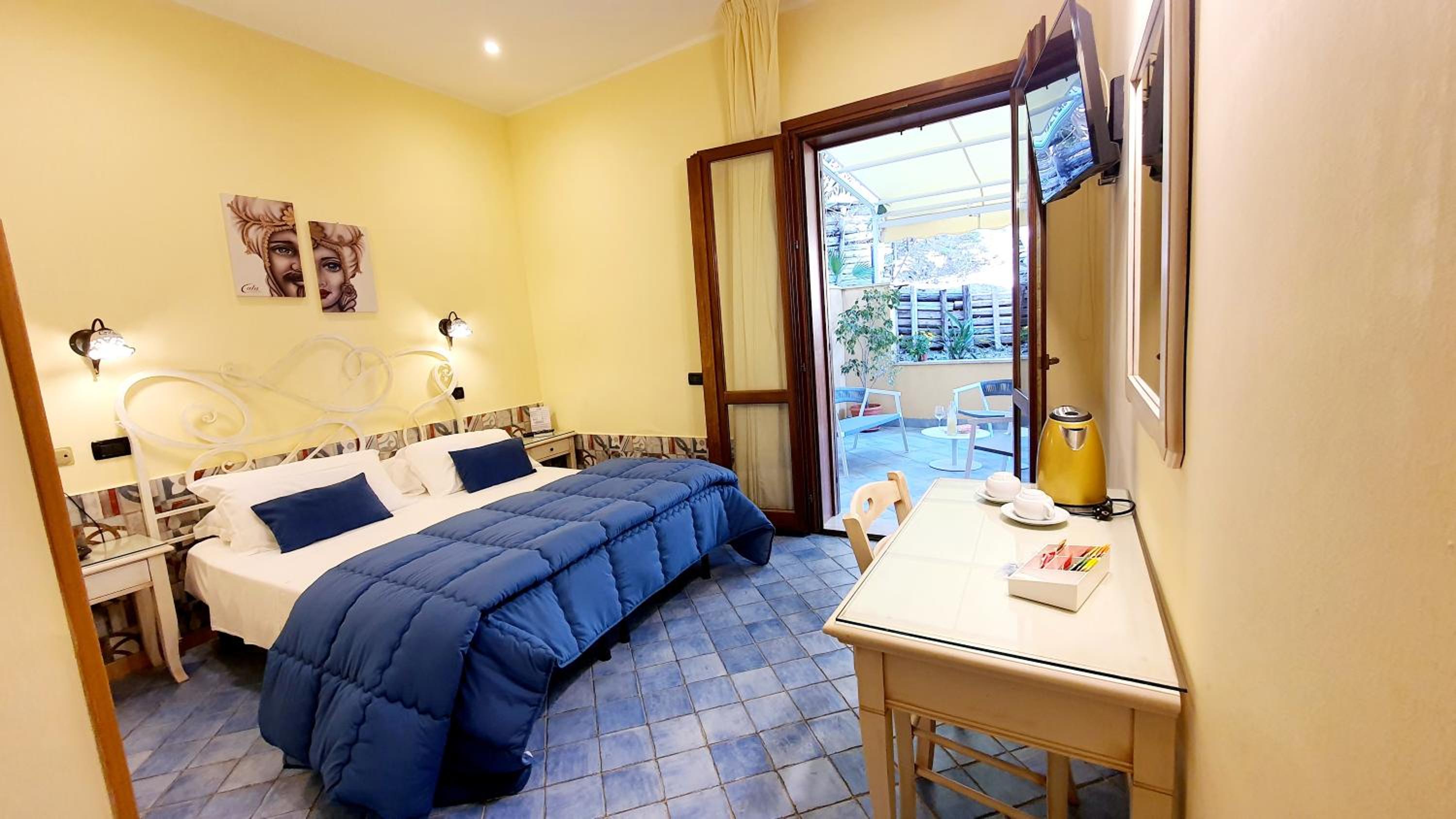 Classic Double Room with Patio