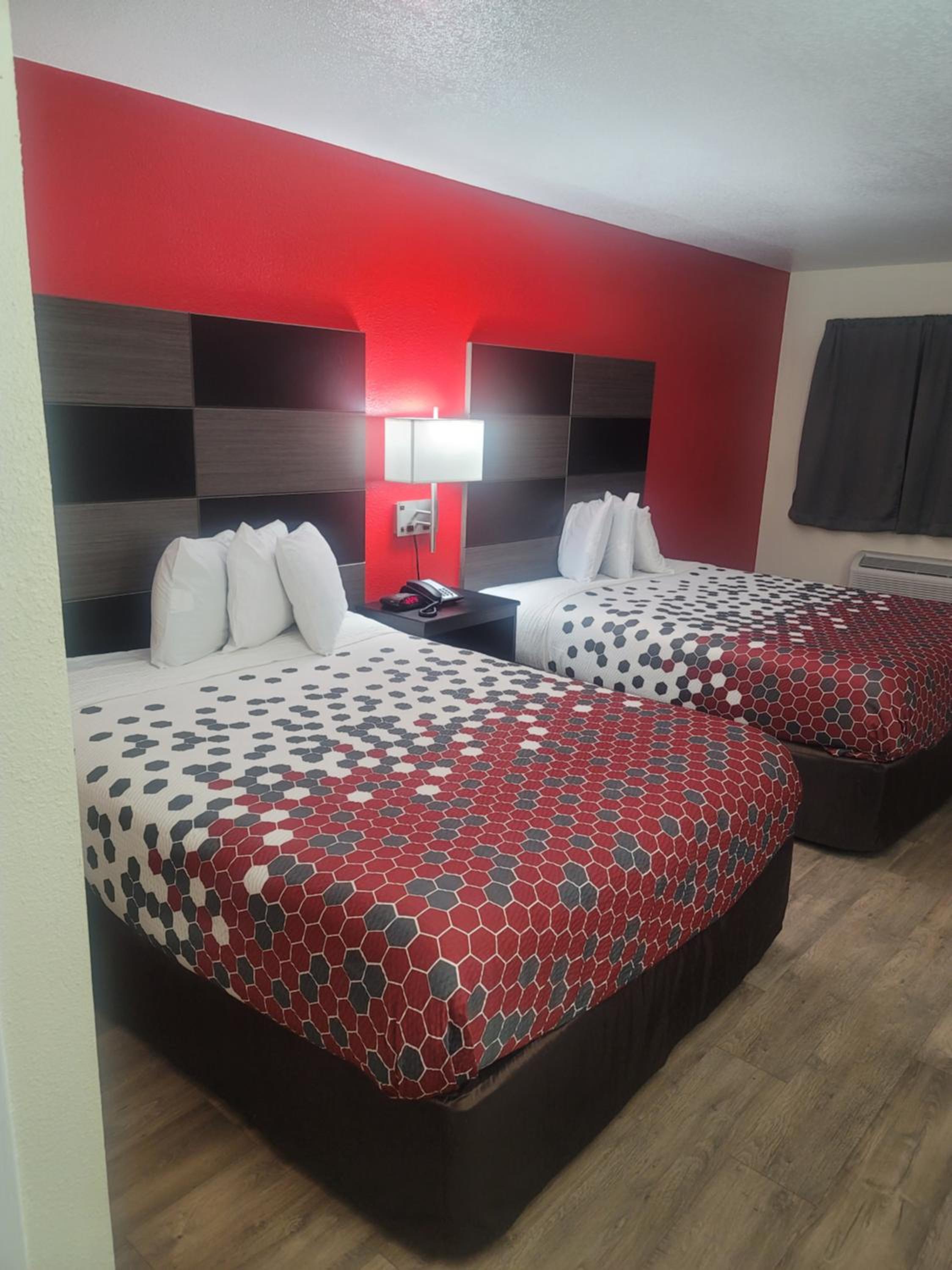 Standard Queen Room With Two Queen Beds - Non Smoking