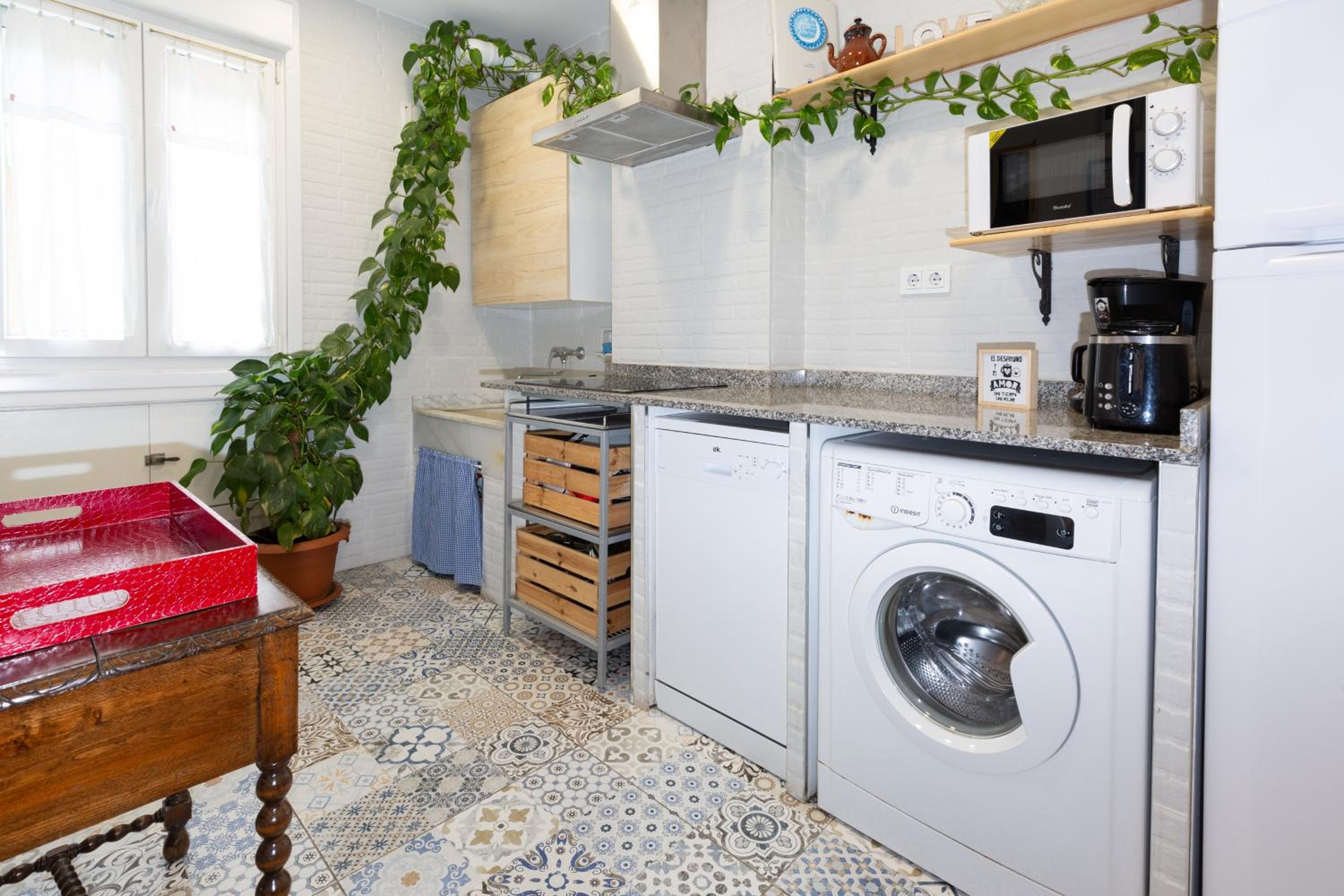 Three-Bedroom Apartment - Photo 27
