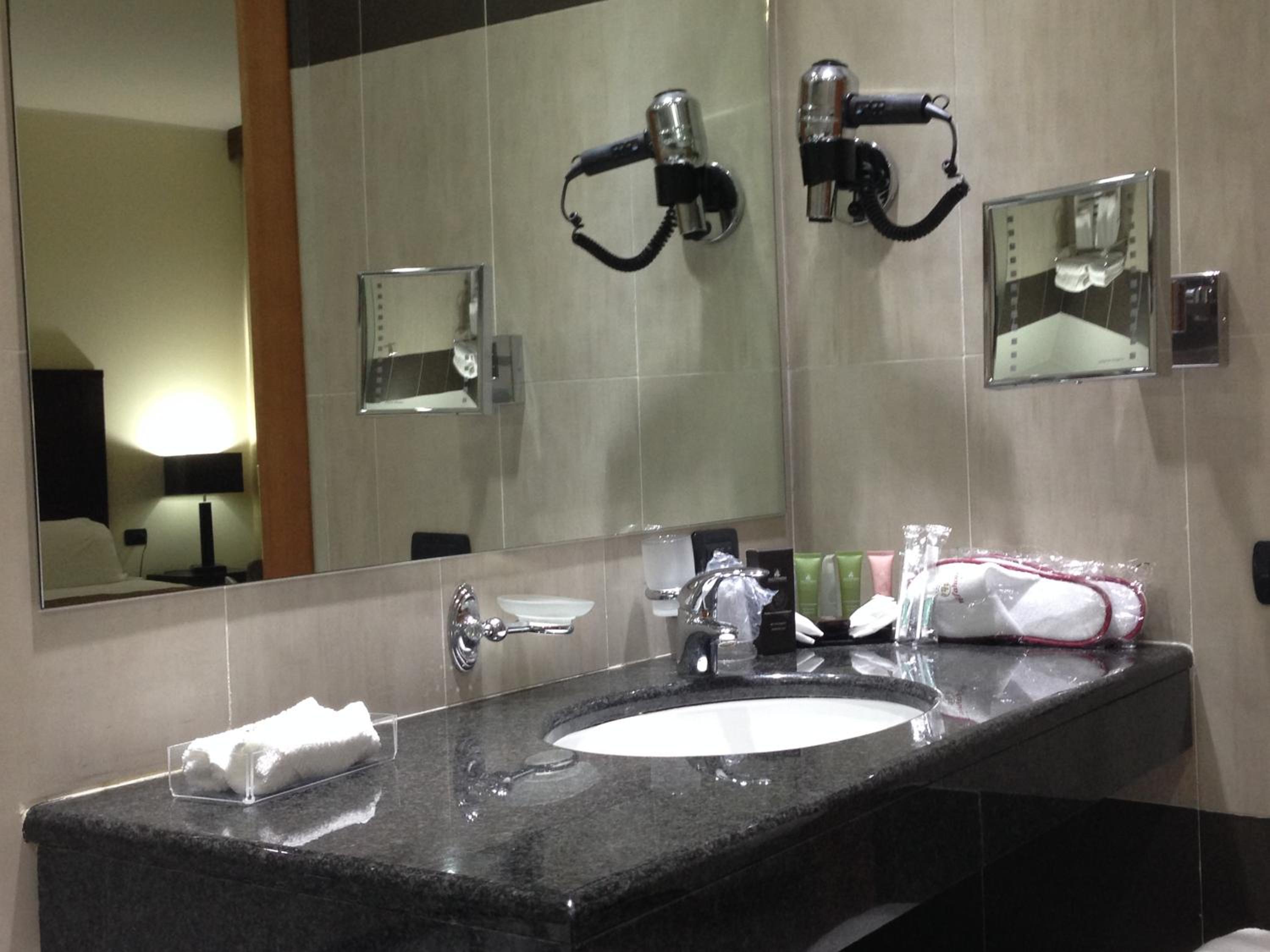 Double Room - Photo 8