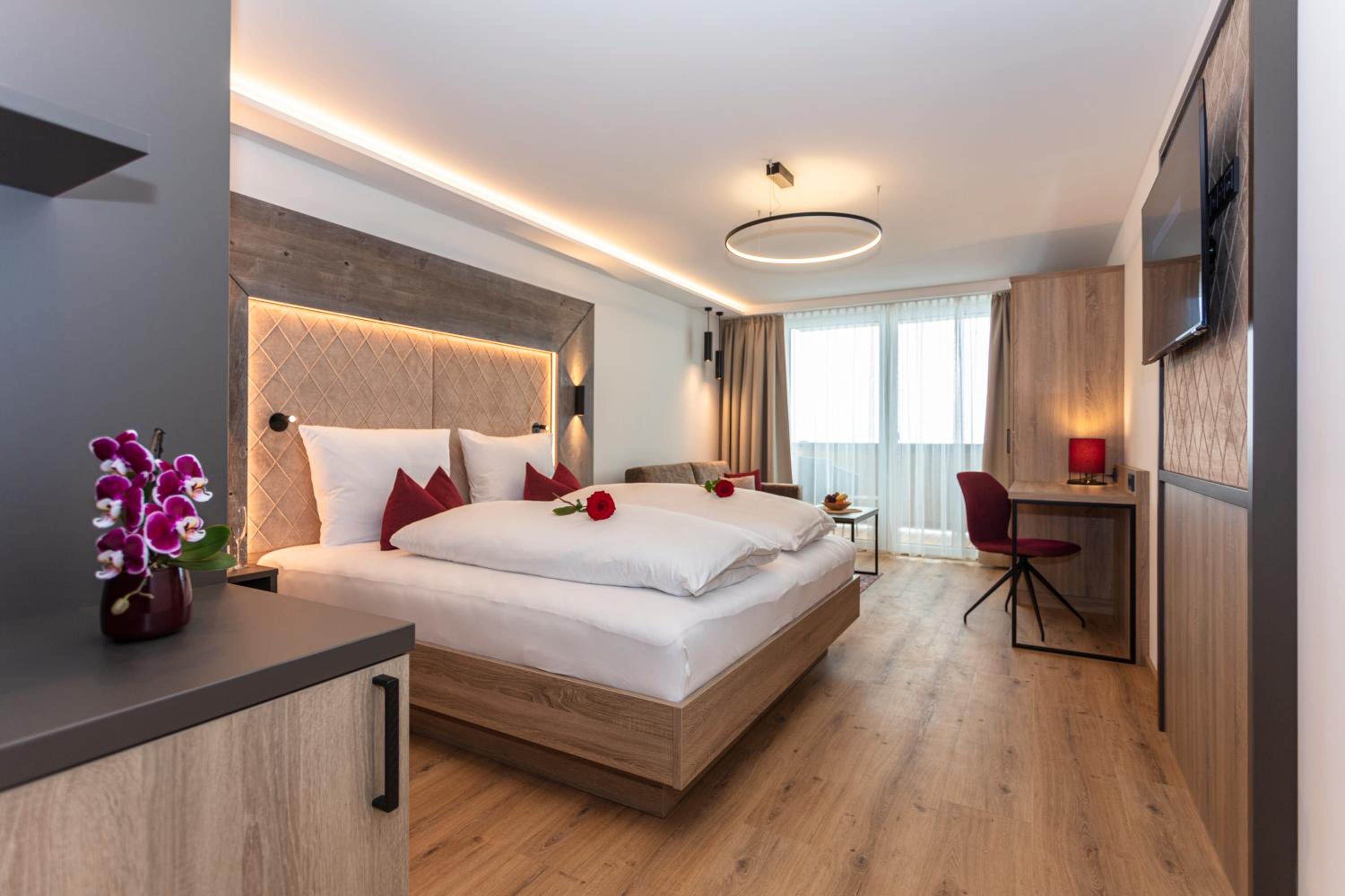 Deluxe Double Room with Balcony photo 1