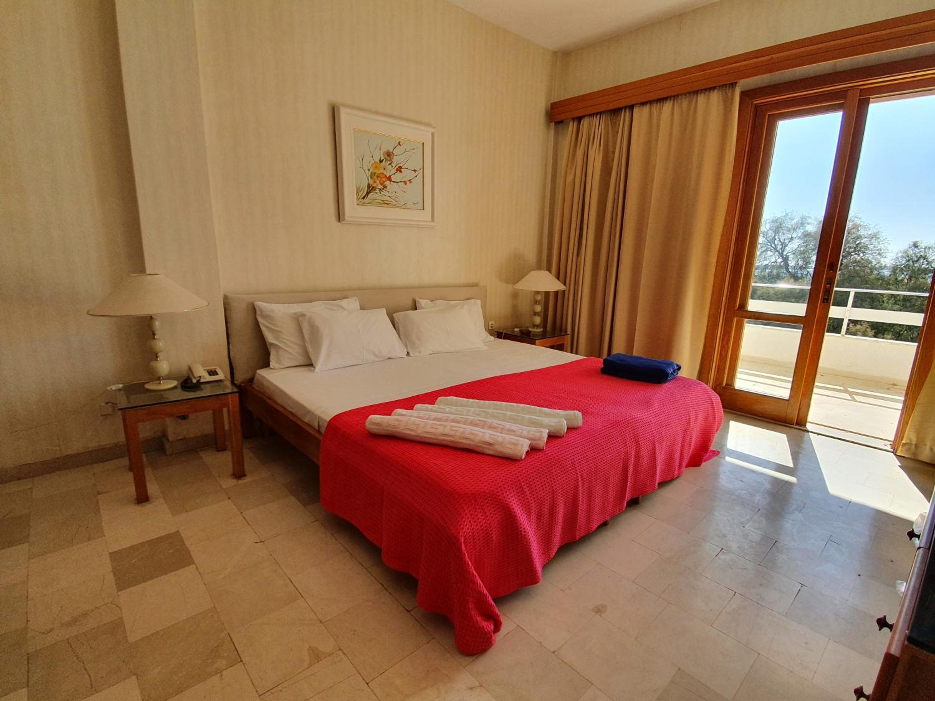 Double Room with Balcony - Photo 2