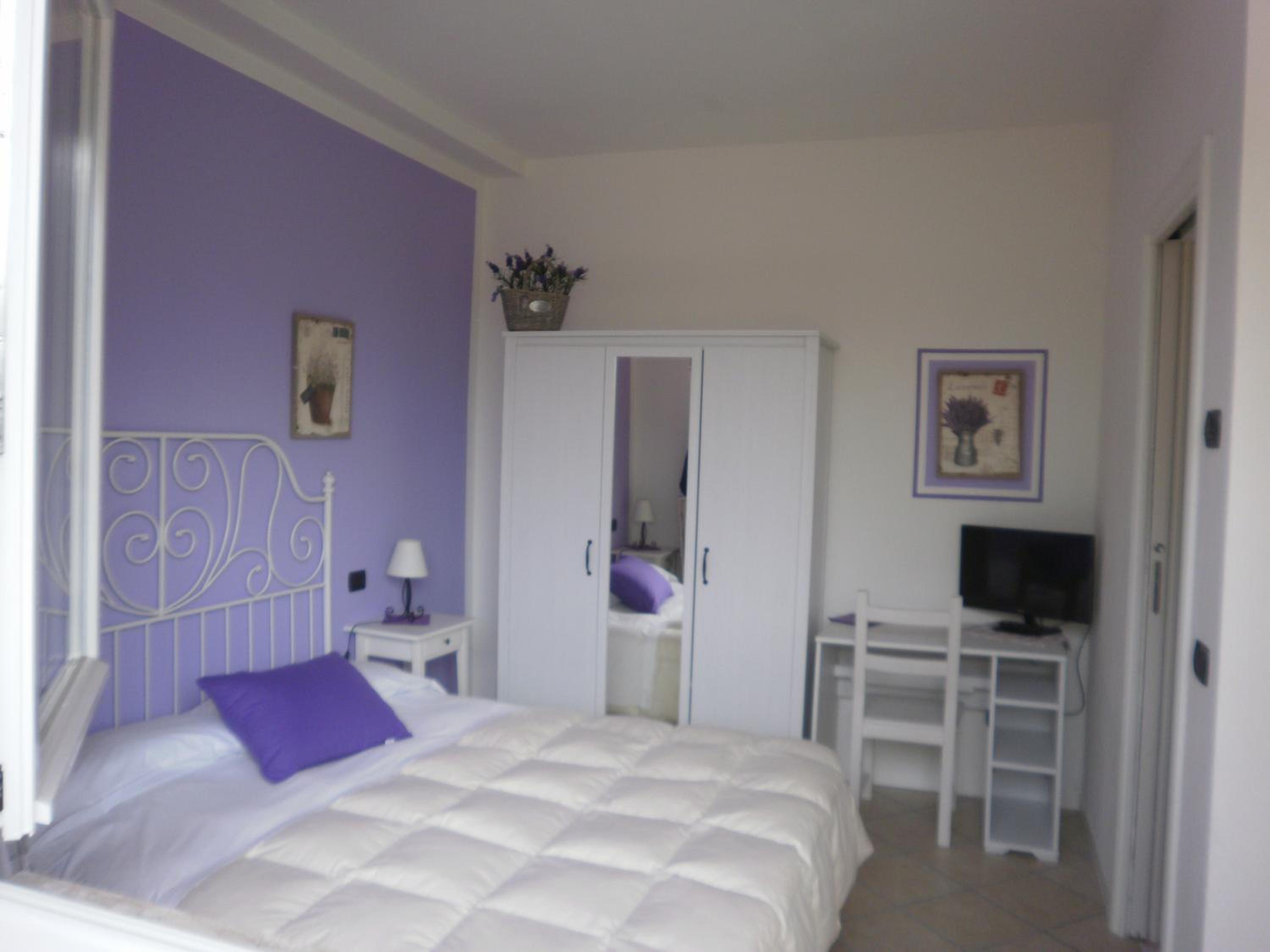 Double or Twin Room - Photo 12