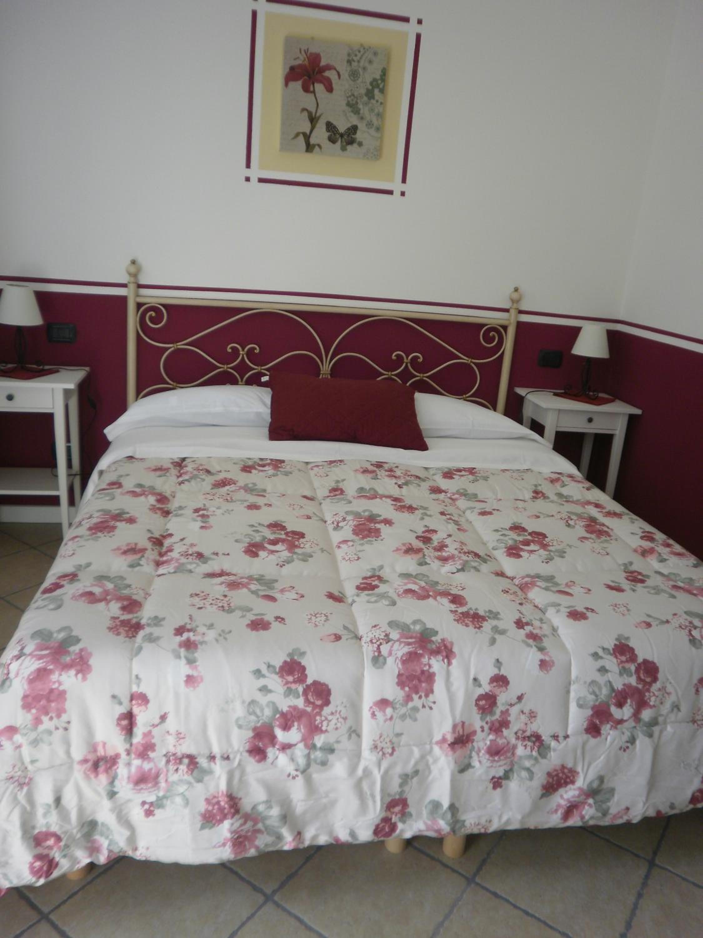 Double or Twin Room - Photo 15