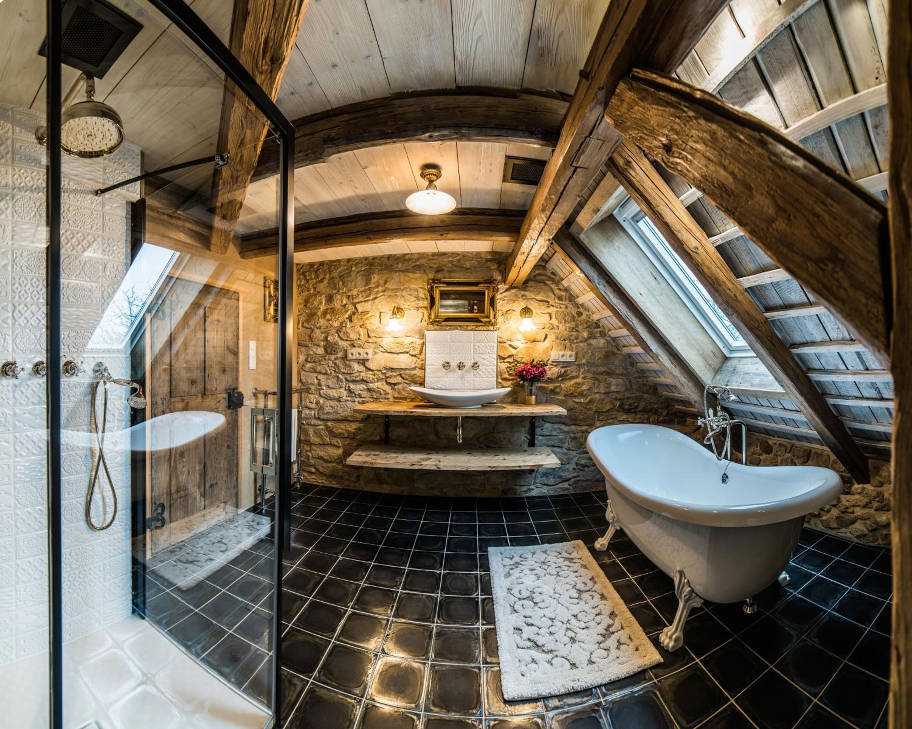 Superior King Suite - Photo 3