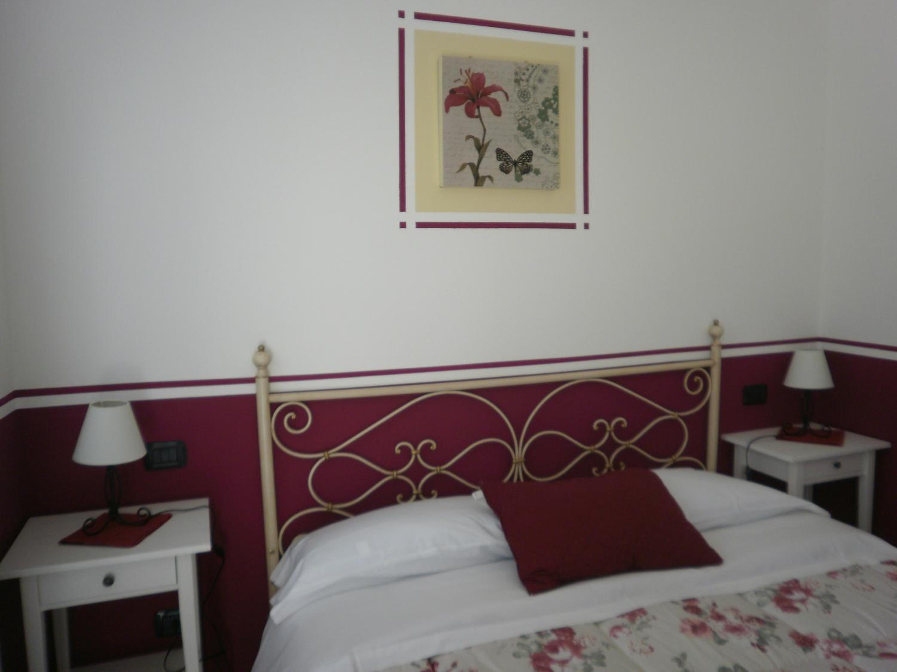 Double or Twin Room - Photo 16