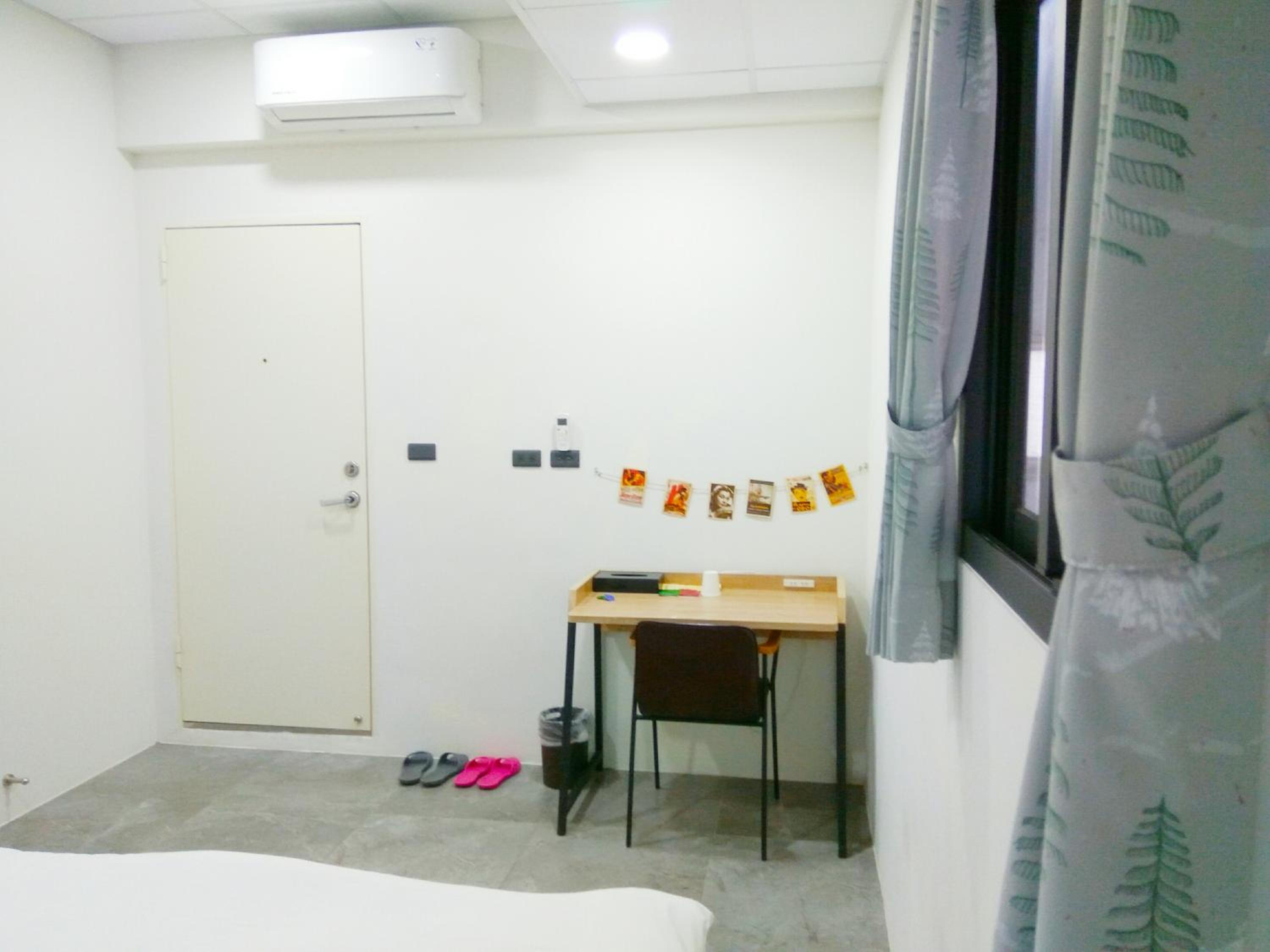 Standard Double Room with Shared Bathroom photo 3