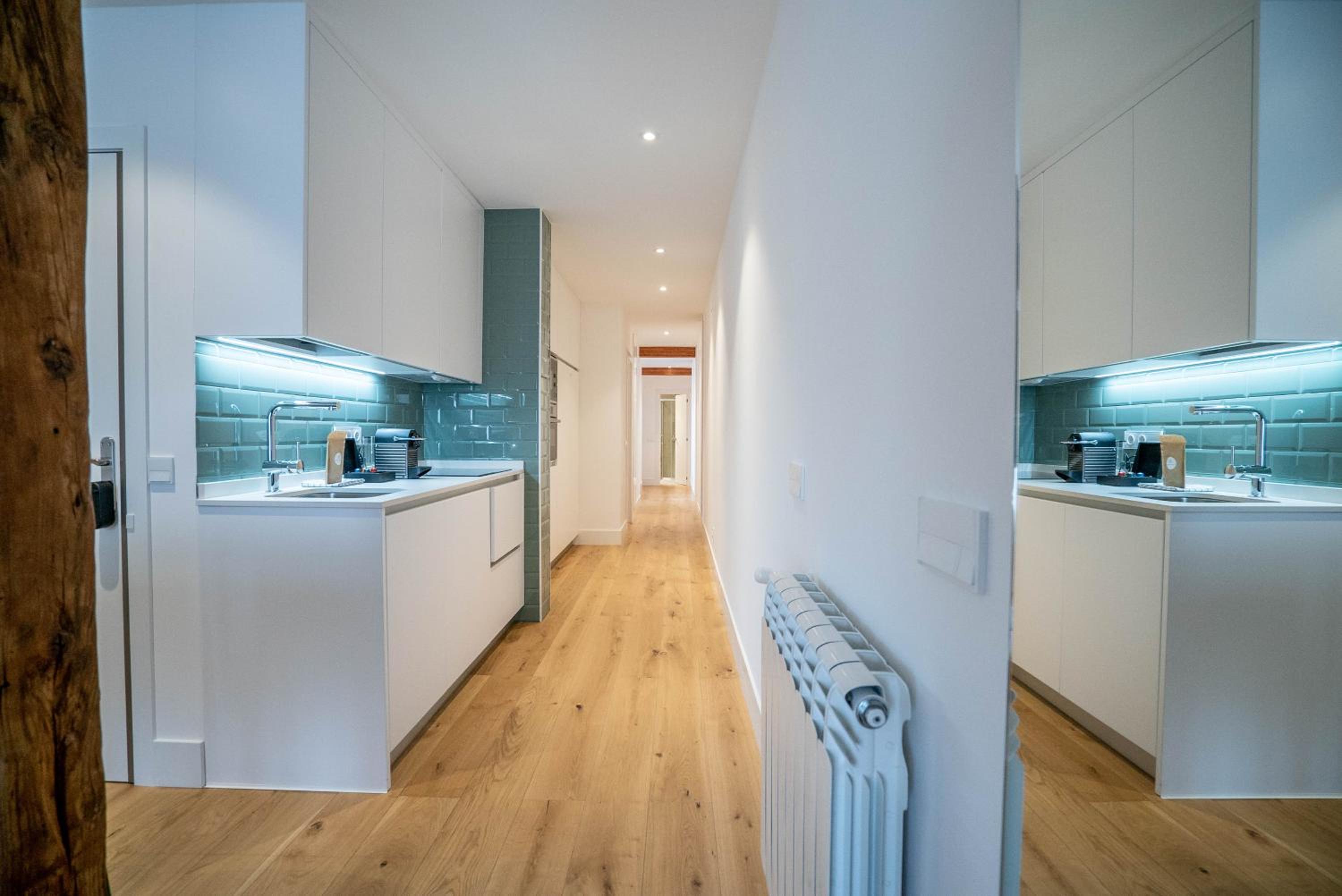 Two-Bedroom Apartment - Photo 31