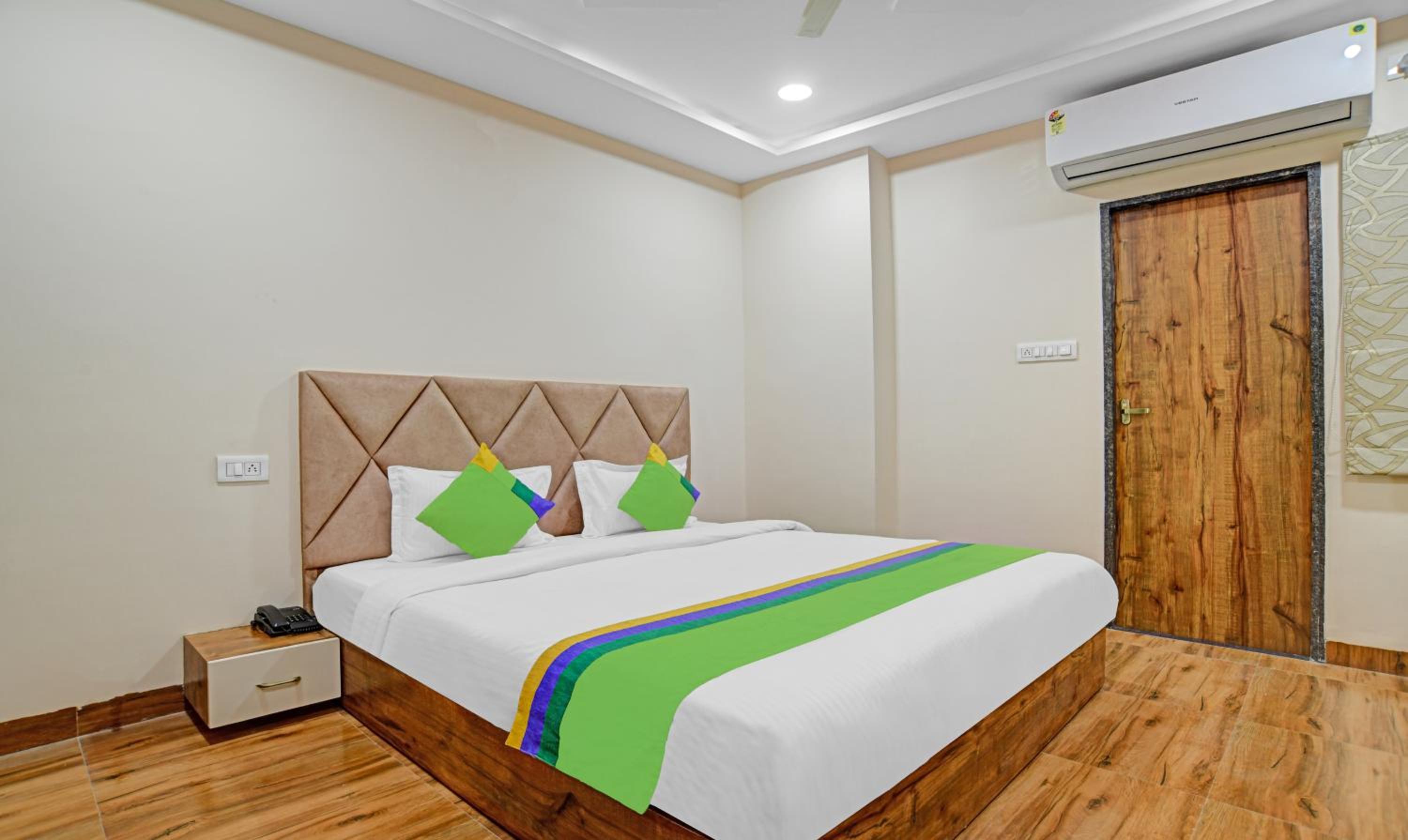 Standard Double Room - Photo 10