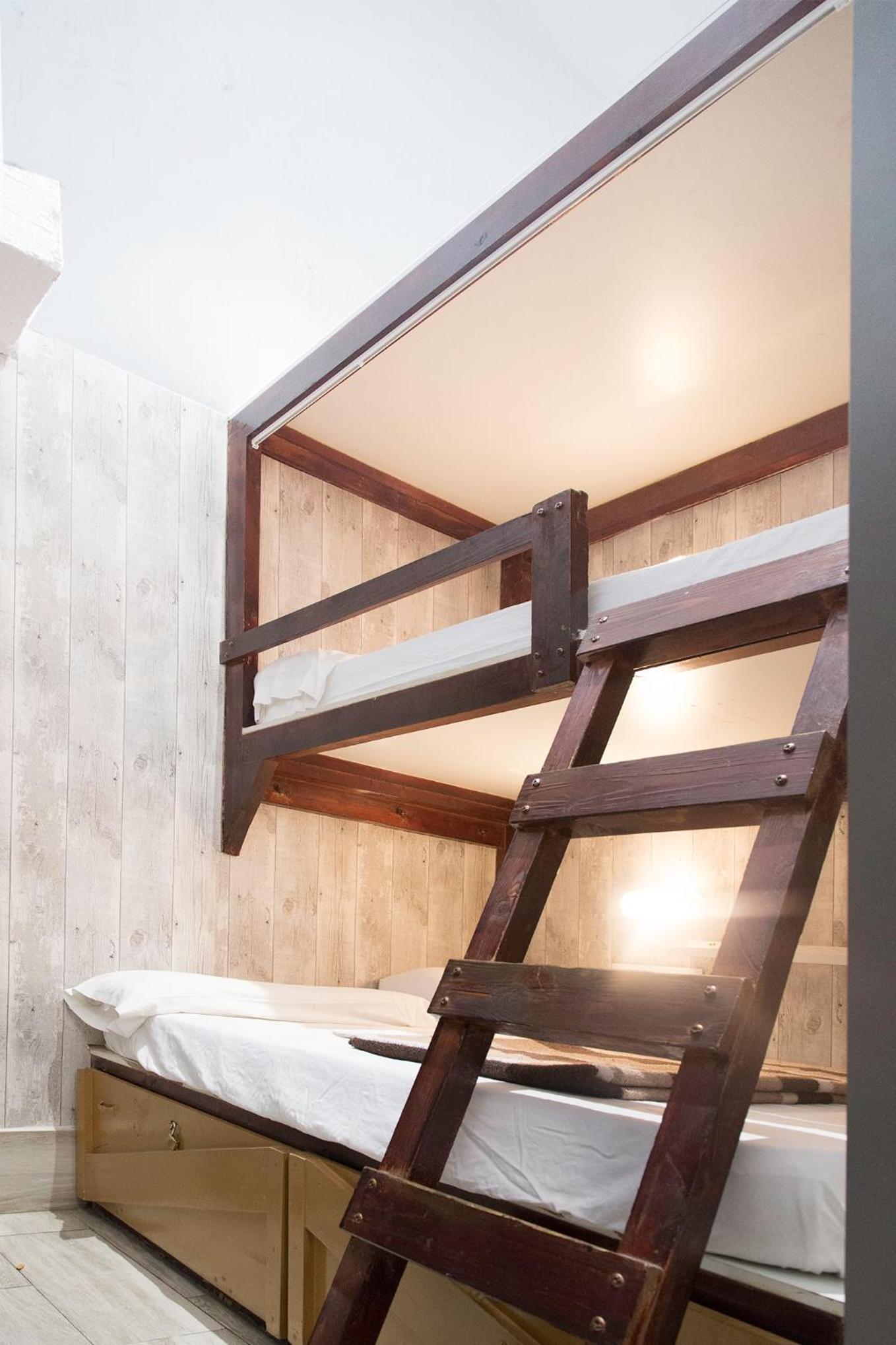 Habitación Triple con Baño Privado