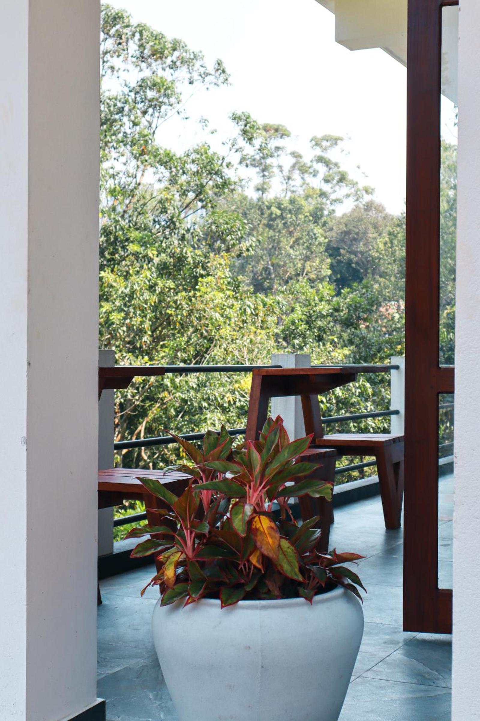 Deluxe Double Room with Balcony - Photo 24