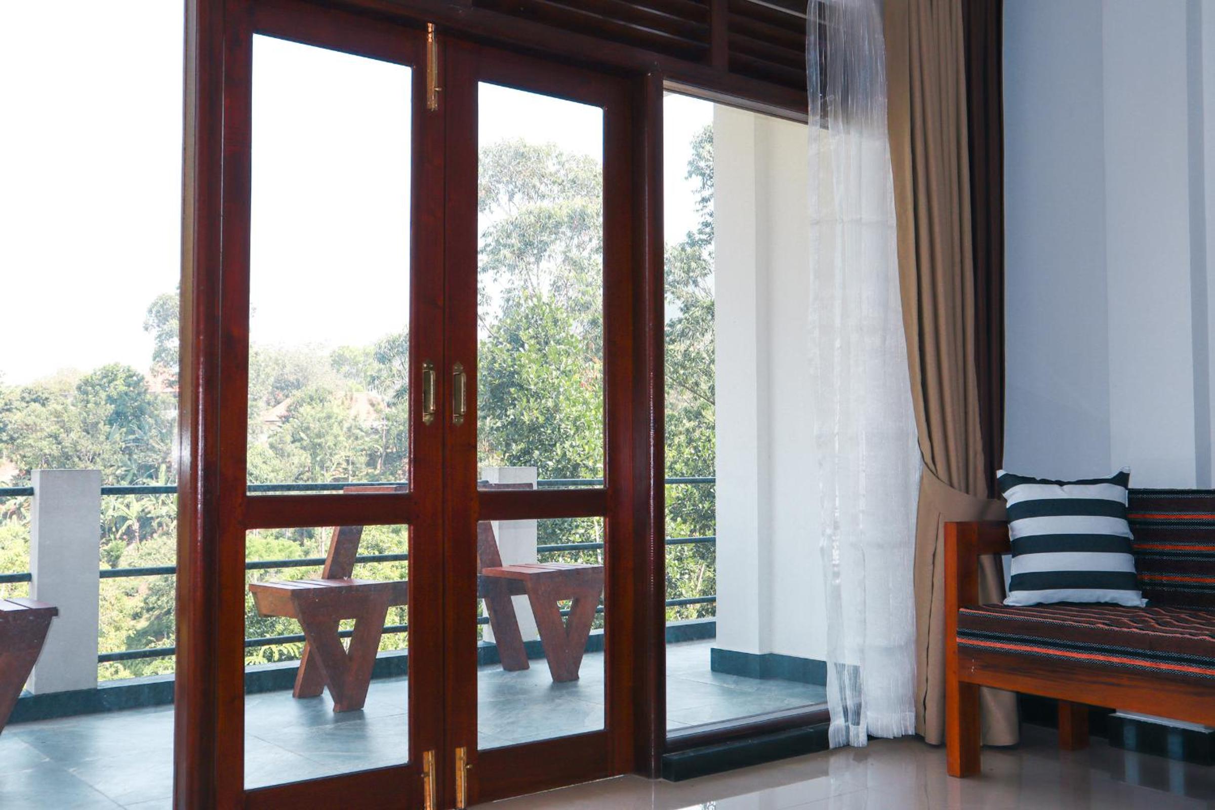 Deluxe Double Room with Balcony - Photo 27