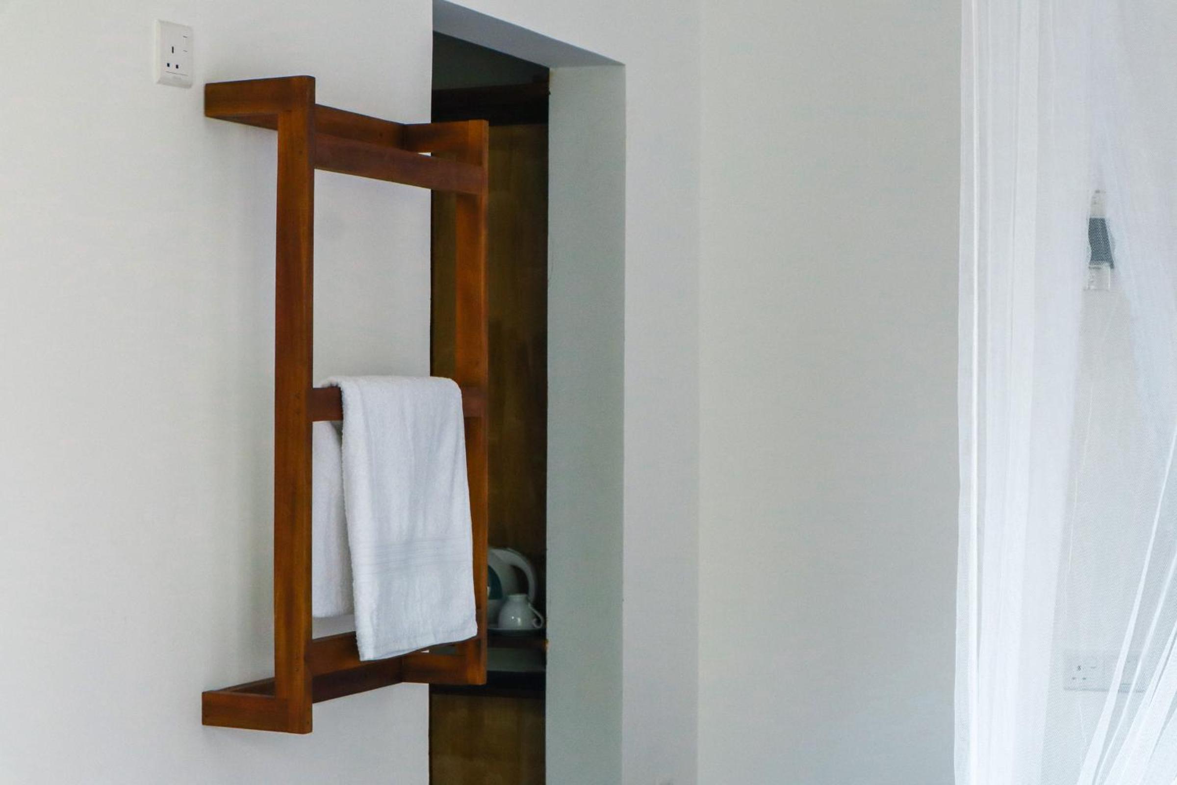 Deluxe Double Room with Balcony - Photo 9