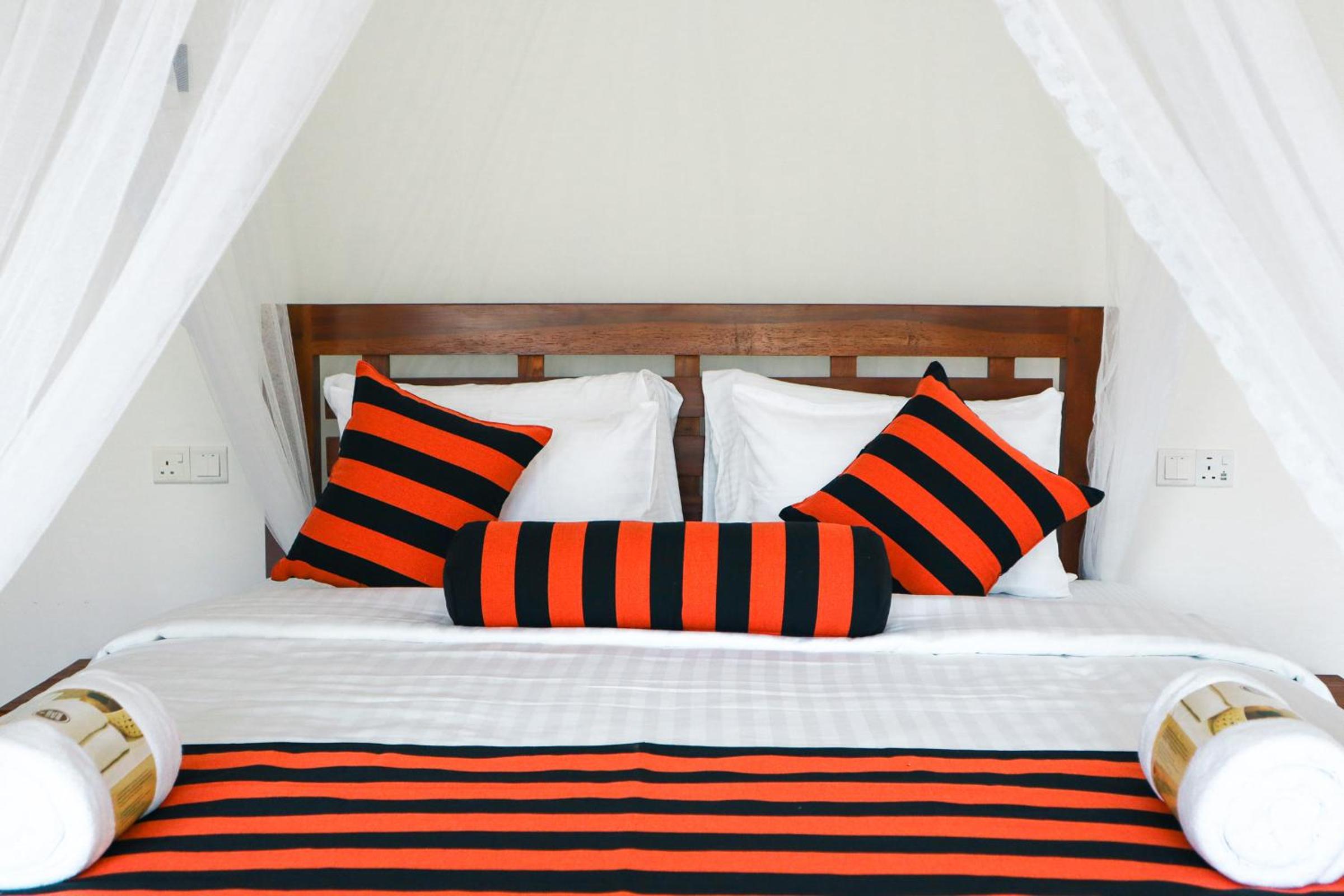Deluxe Double Room with Balcony - Photo 3