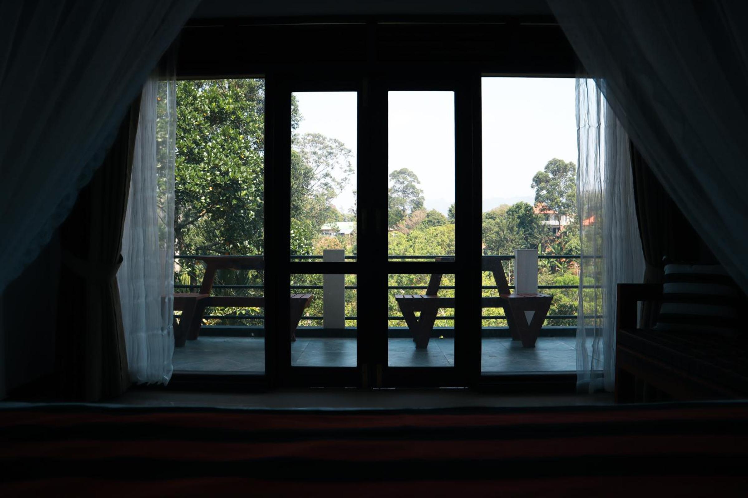 Deluxe Double Room with Balcony - Photo 33