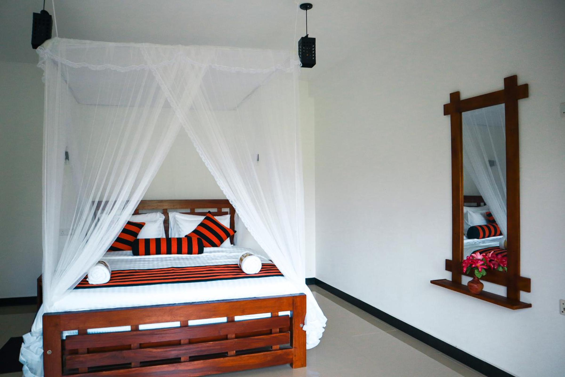 Deluxe Double Room with Balcony - Photo 37
