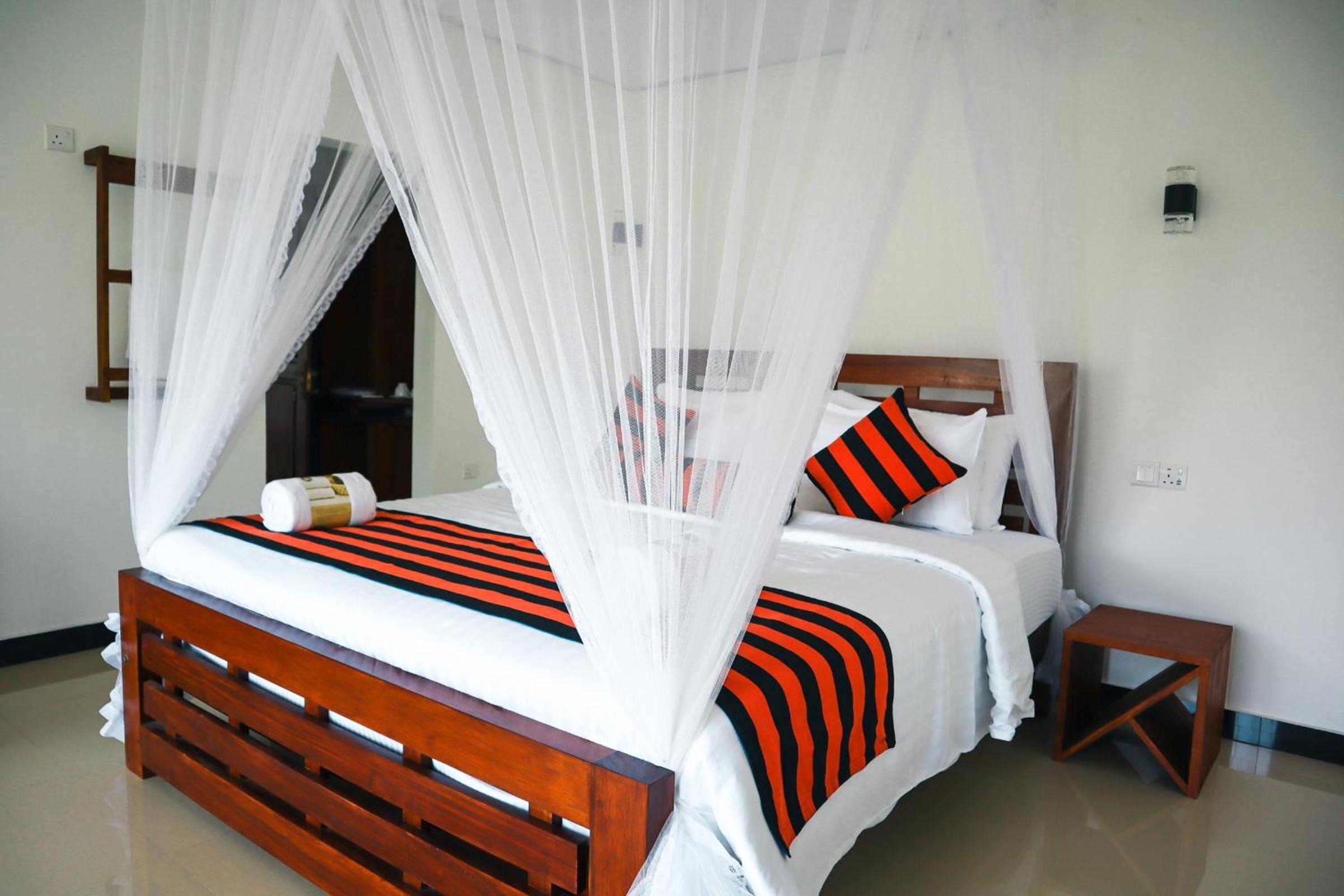 Deluxe Double Room with Balcony - Photo 44