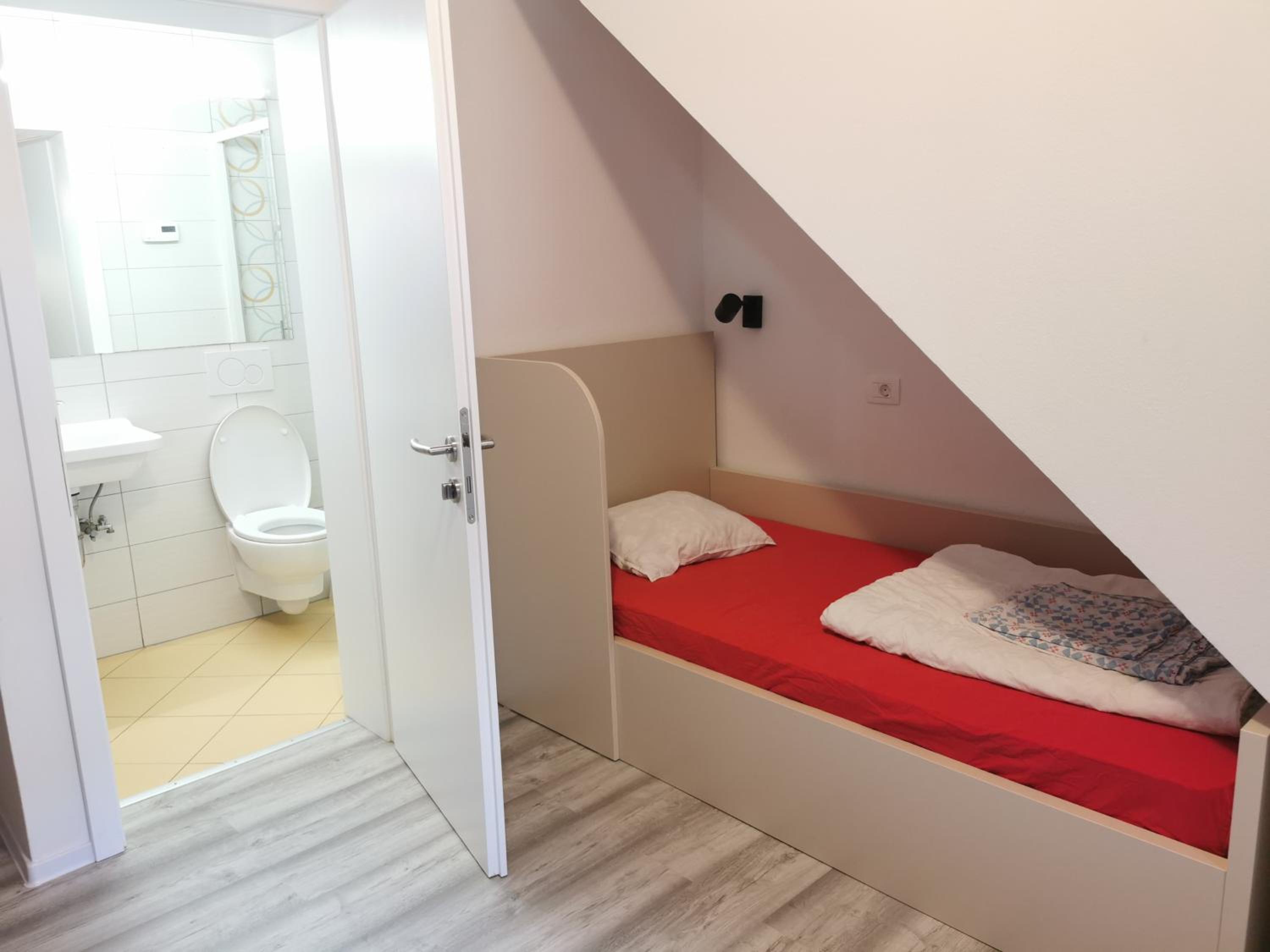 Single Bed in 5-Bed Female Dormitory Room photo 1